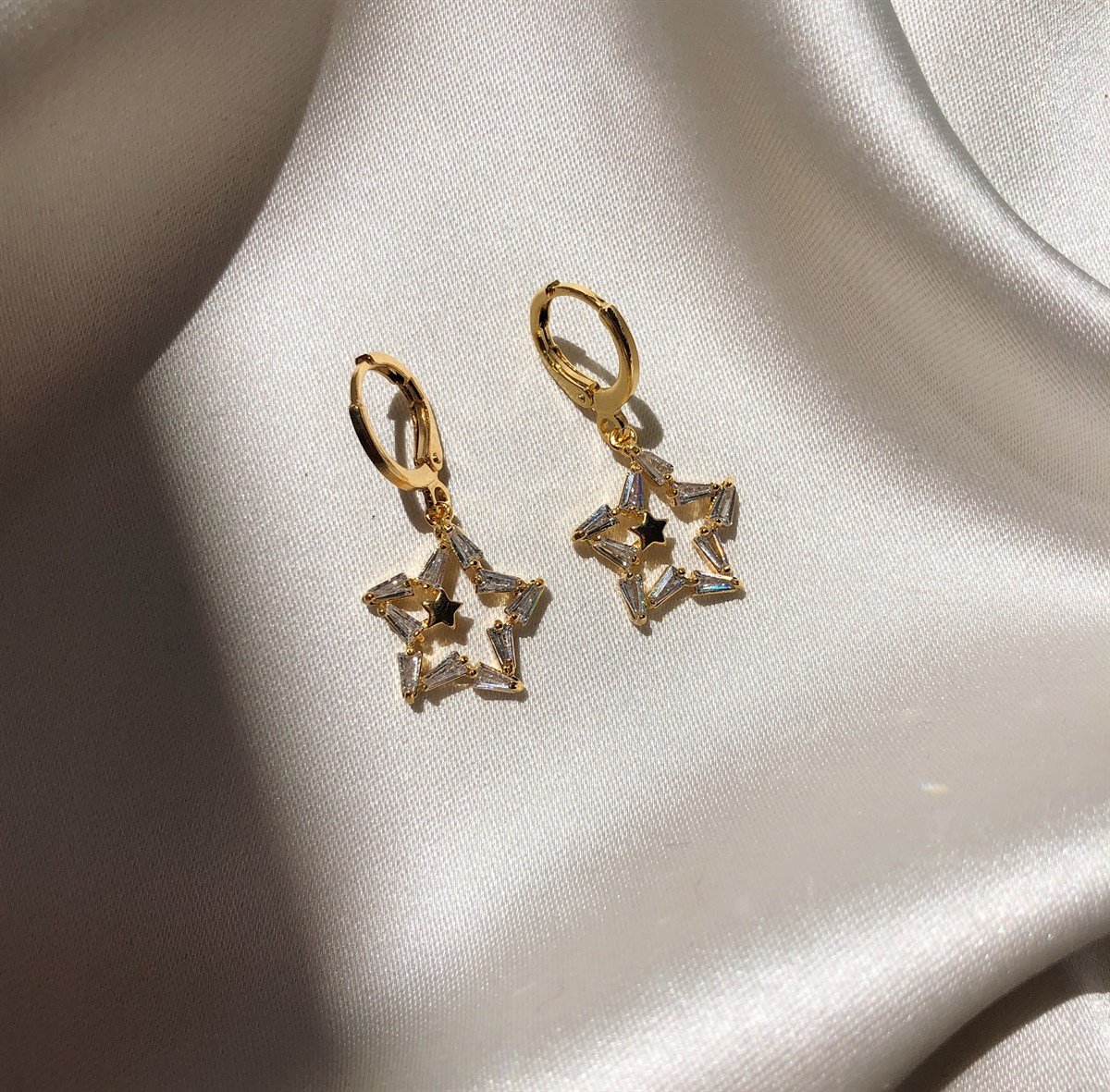 Zirkon Taşlı Yıldız Küpe 