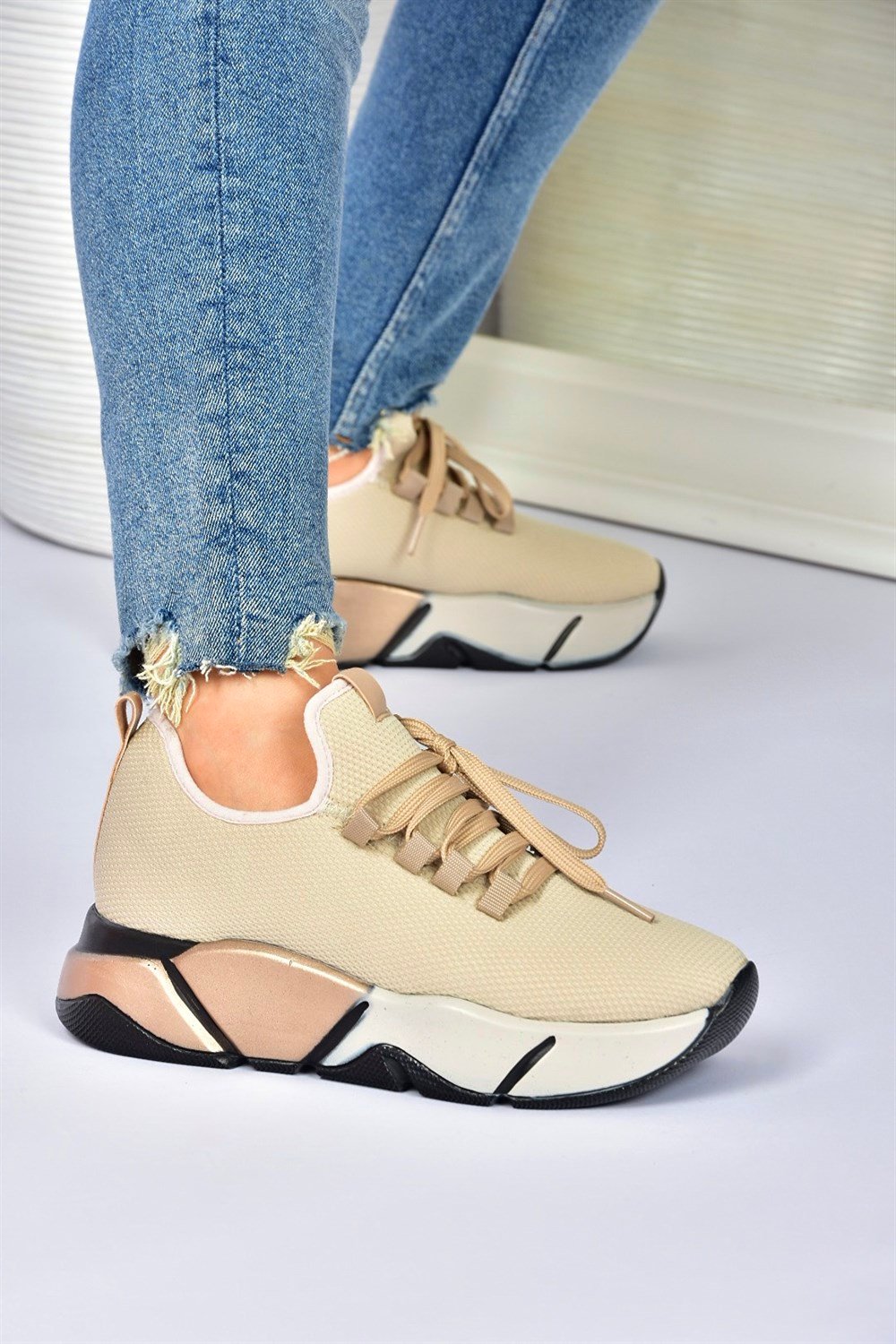 Bej/Bronz Kumaş Kalın Tabanlı Kadın Spor Ayakkabı M848440004