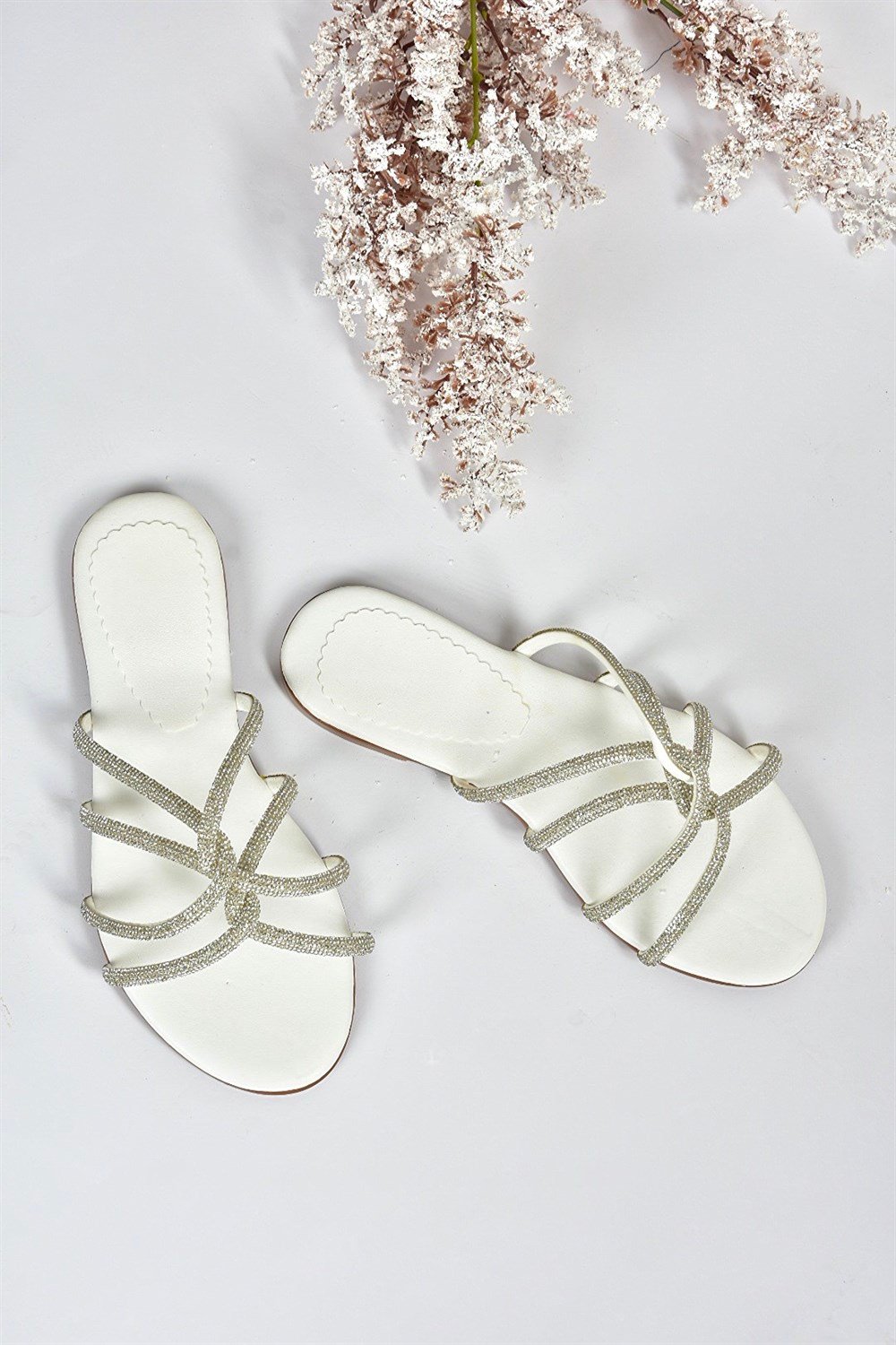 Beyaz Sim Parlak Kadın Düz Terlik M272007514