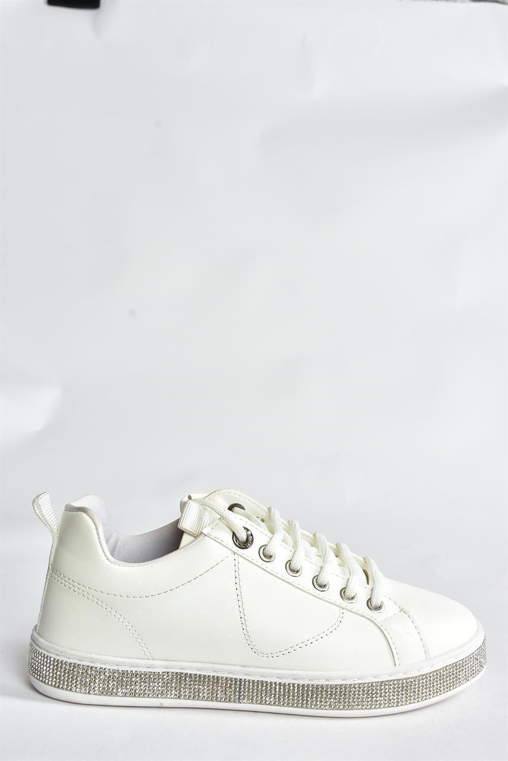 Beyaz Taş Detaylı Kadın Spor Ayakkabı Sneakers P820251009