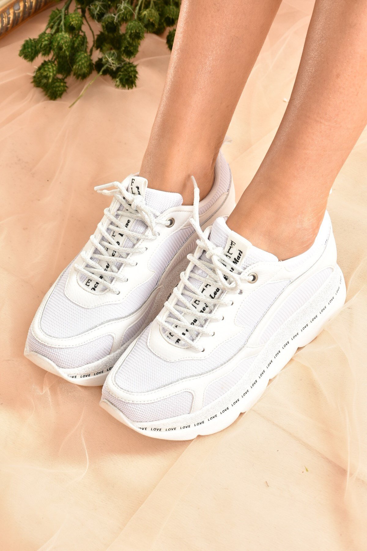Beyaz/Beyaz Triko Kumaş Kadın Sneakers K702014104