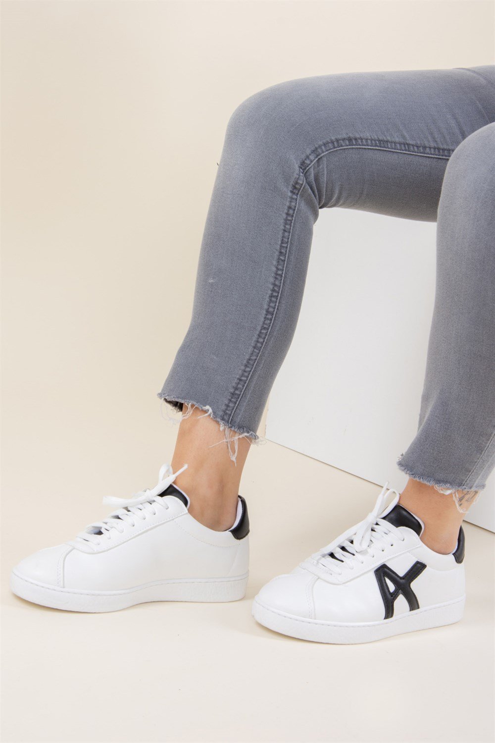 Beyaz/Siyah Kadın Sneakers F615646009