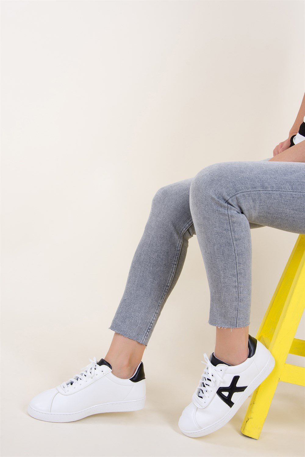 Beyaz/Siyah Kadın Sneakers F615646009