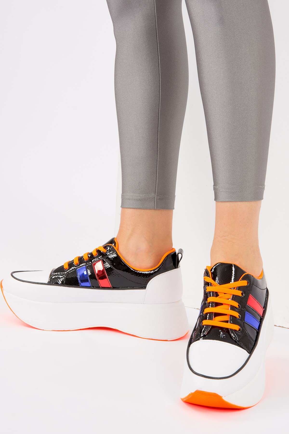 Beyaz/Siyah Kadın Sneakers H267053009