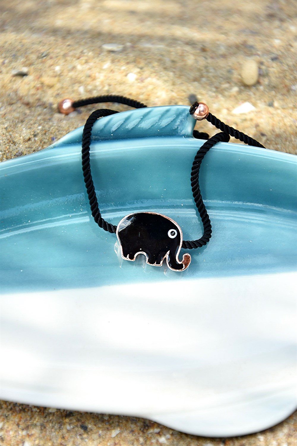 Fil Uçlu Siyah İp Bileklik KA031075