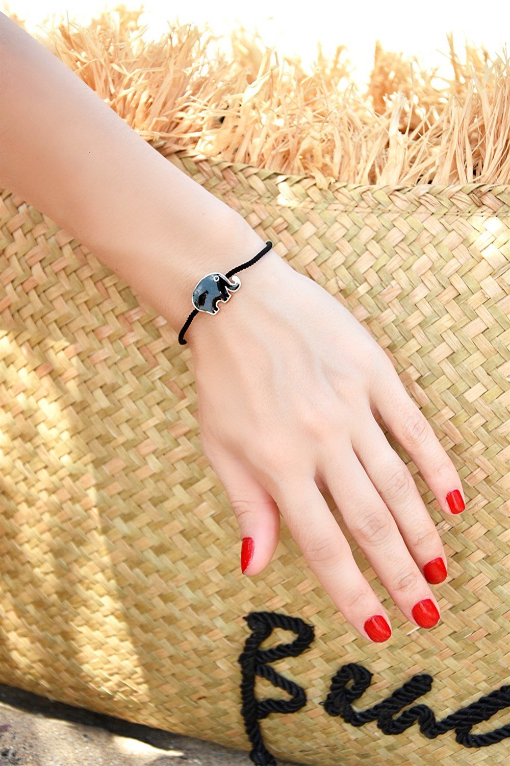 Fil Uçlu Siyah İp Bileklik KA031075