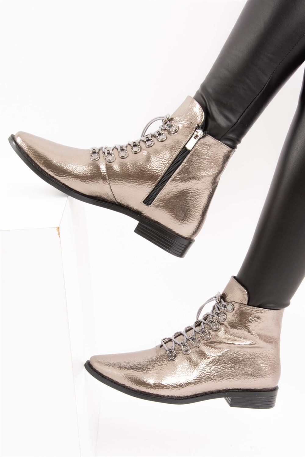 Fox Shoes Platin Suni Deri Kadın Bot E432300409