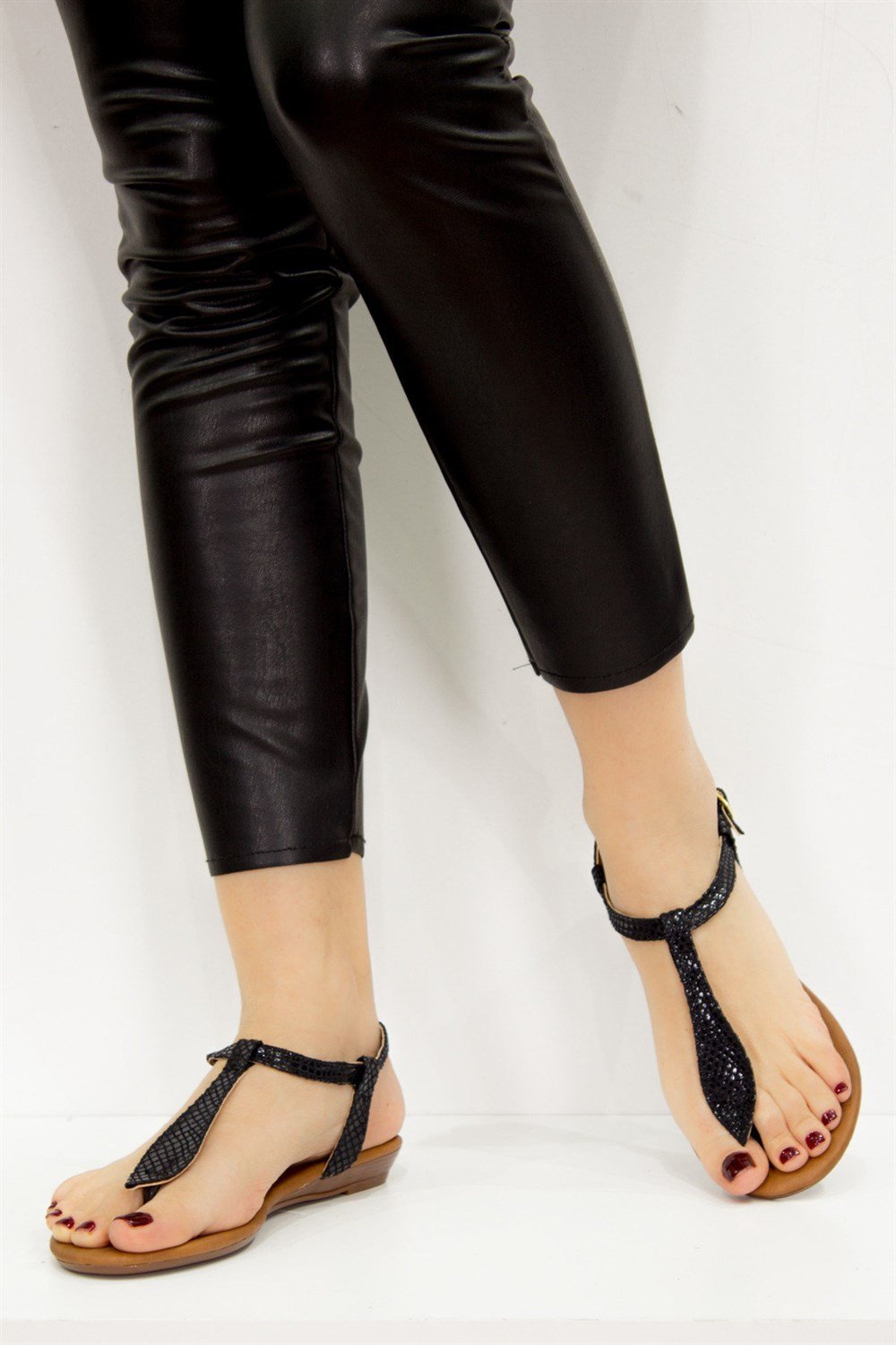 Fox Shoes Siyah Kadın Sandalet B548393507