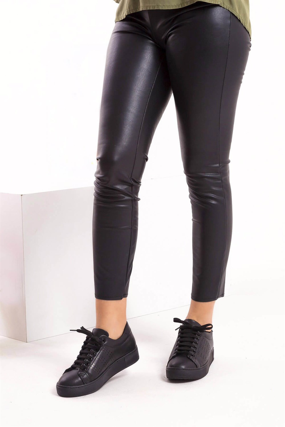 Fox Shoes Siyah Kadın Sneakers D820104809
