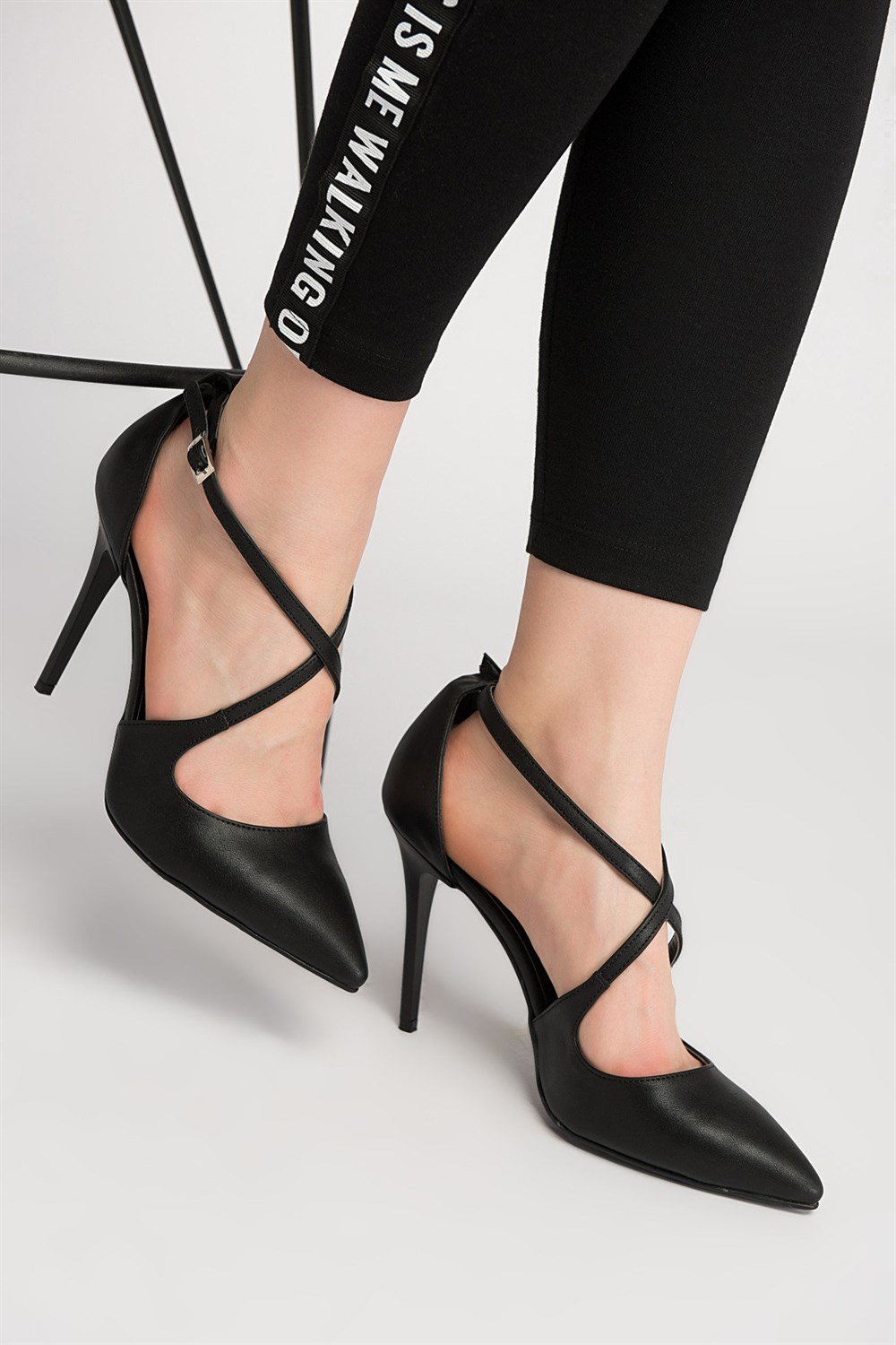 Fox Shoes Siyah Kadın Topuklu Ayakkabı D340086409