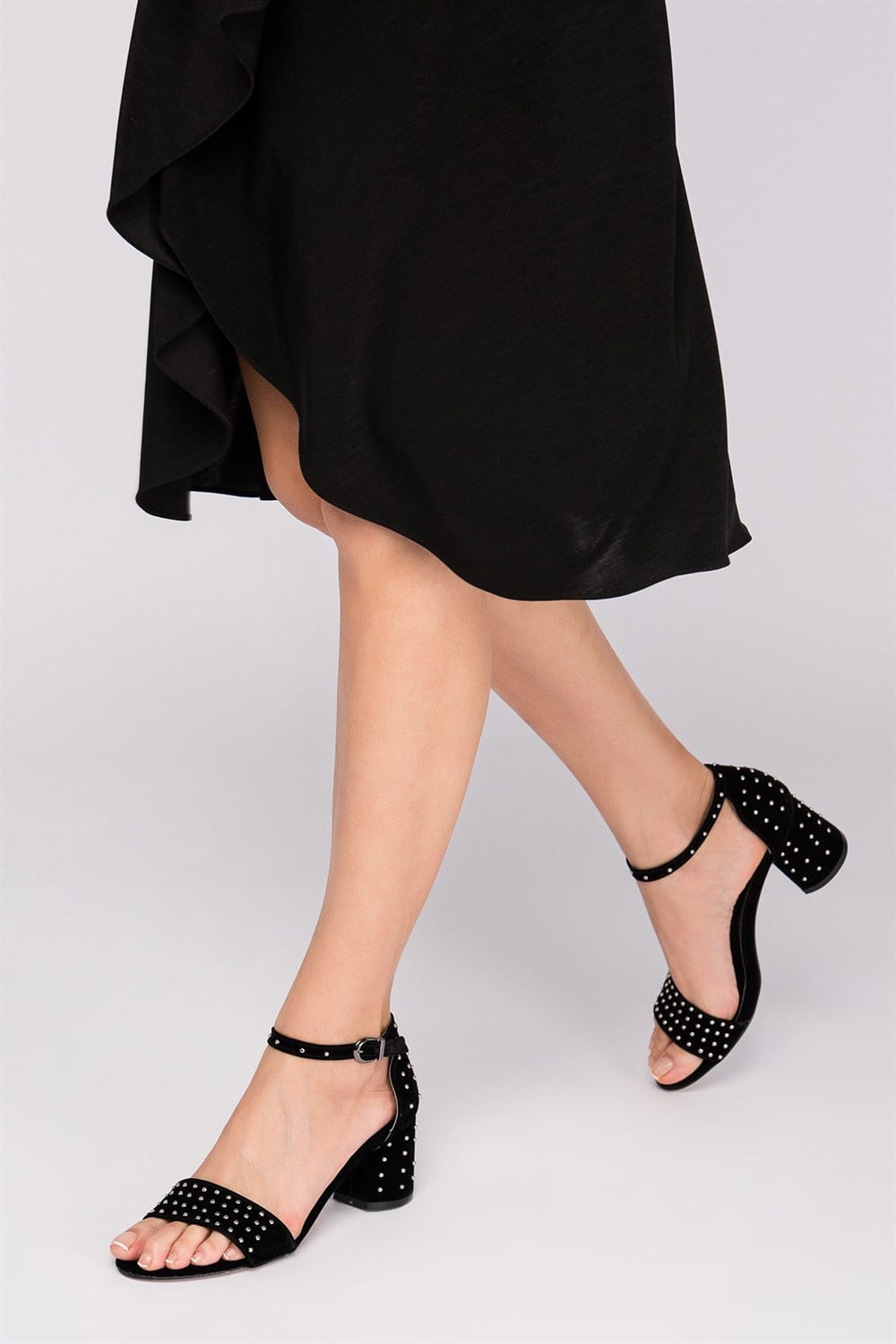 Fox Shoes Siyah Kadın Topuklu Ayakkabı D404132402