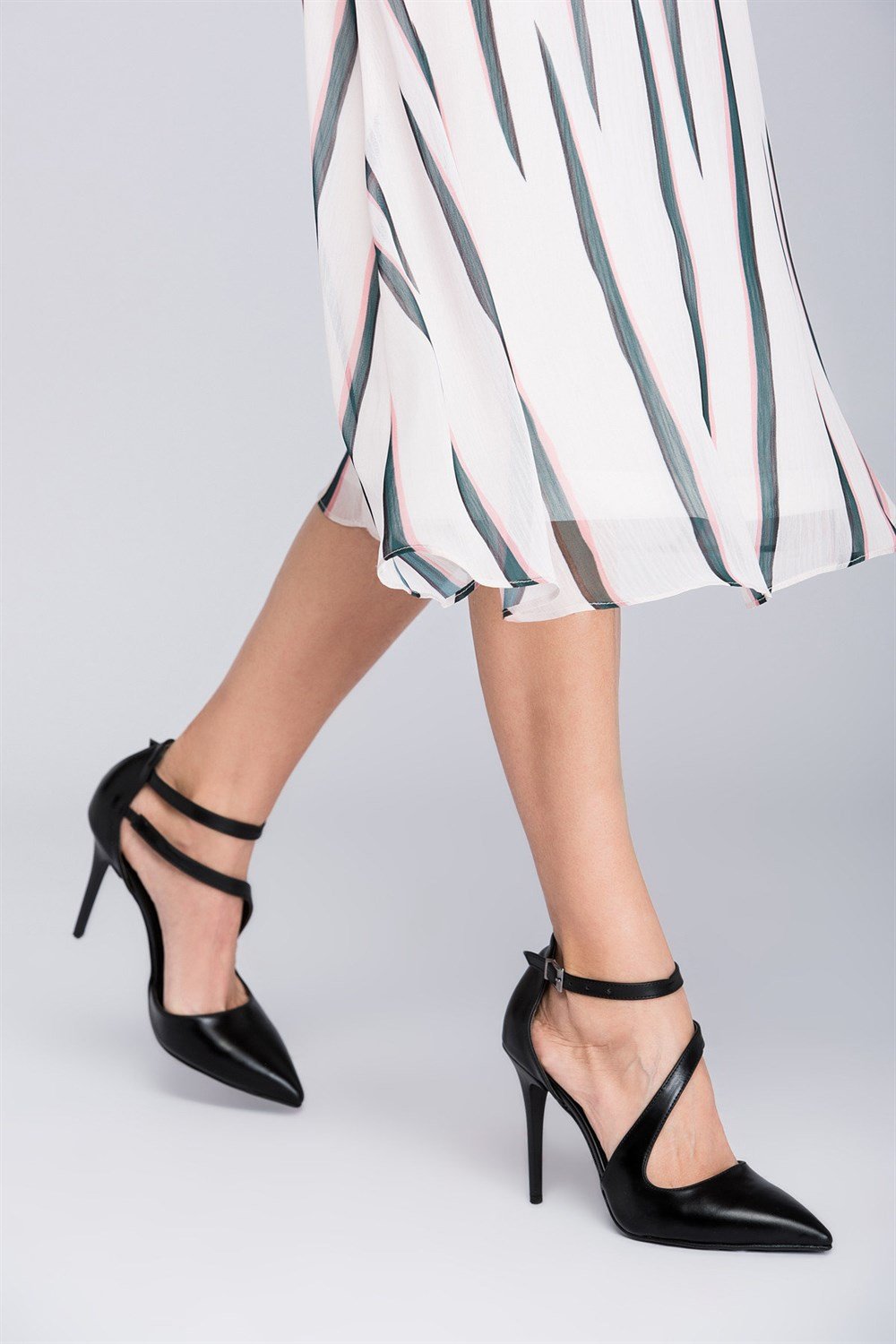 Fox Shoes Siyah Kadın Topuklu Ayakkabı D340089709