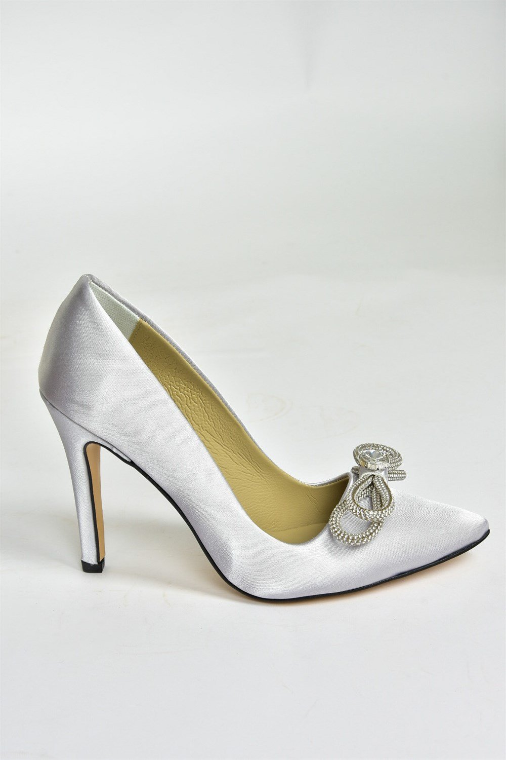 Gümüş  Saten Kumaş Taşlı Kadın Stiletto M253972004