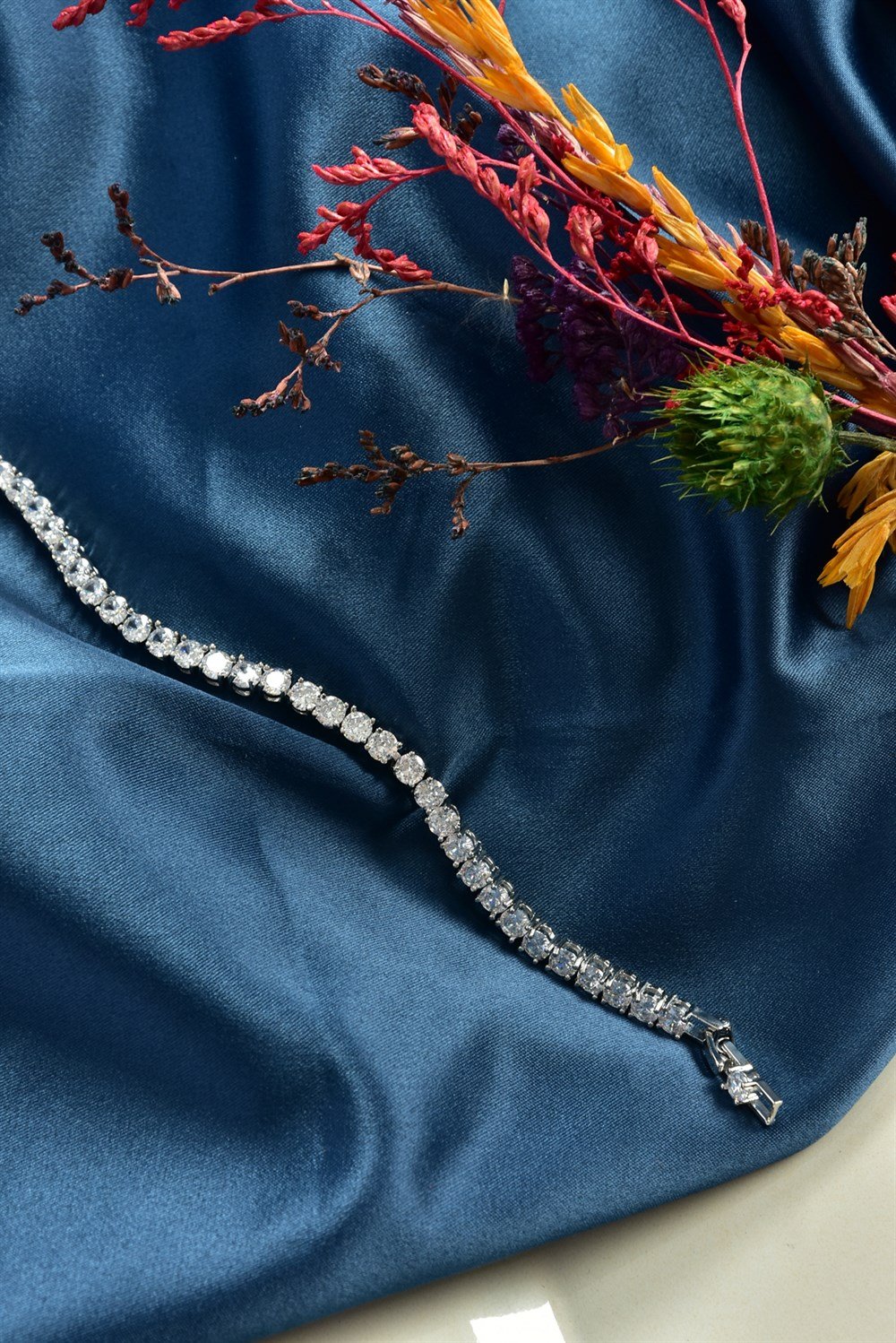 Gümüş Su Yolu Zirkon Taşlı Bileklik  KA051223