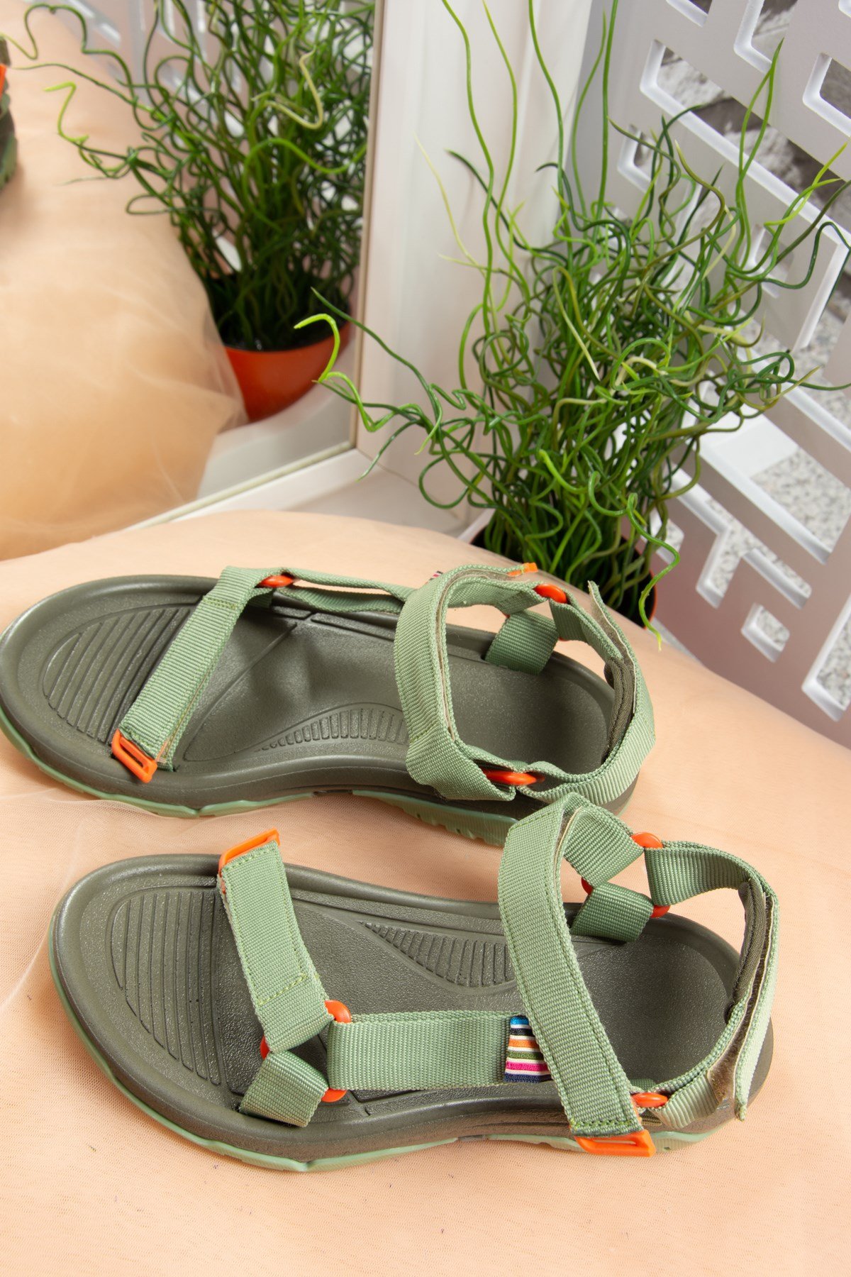 Haki Kumaş Kadın Cırtlı Trekking Sandalet K838862504