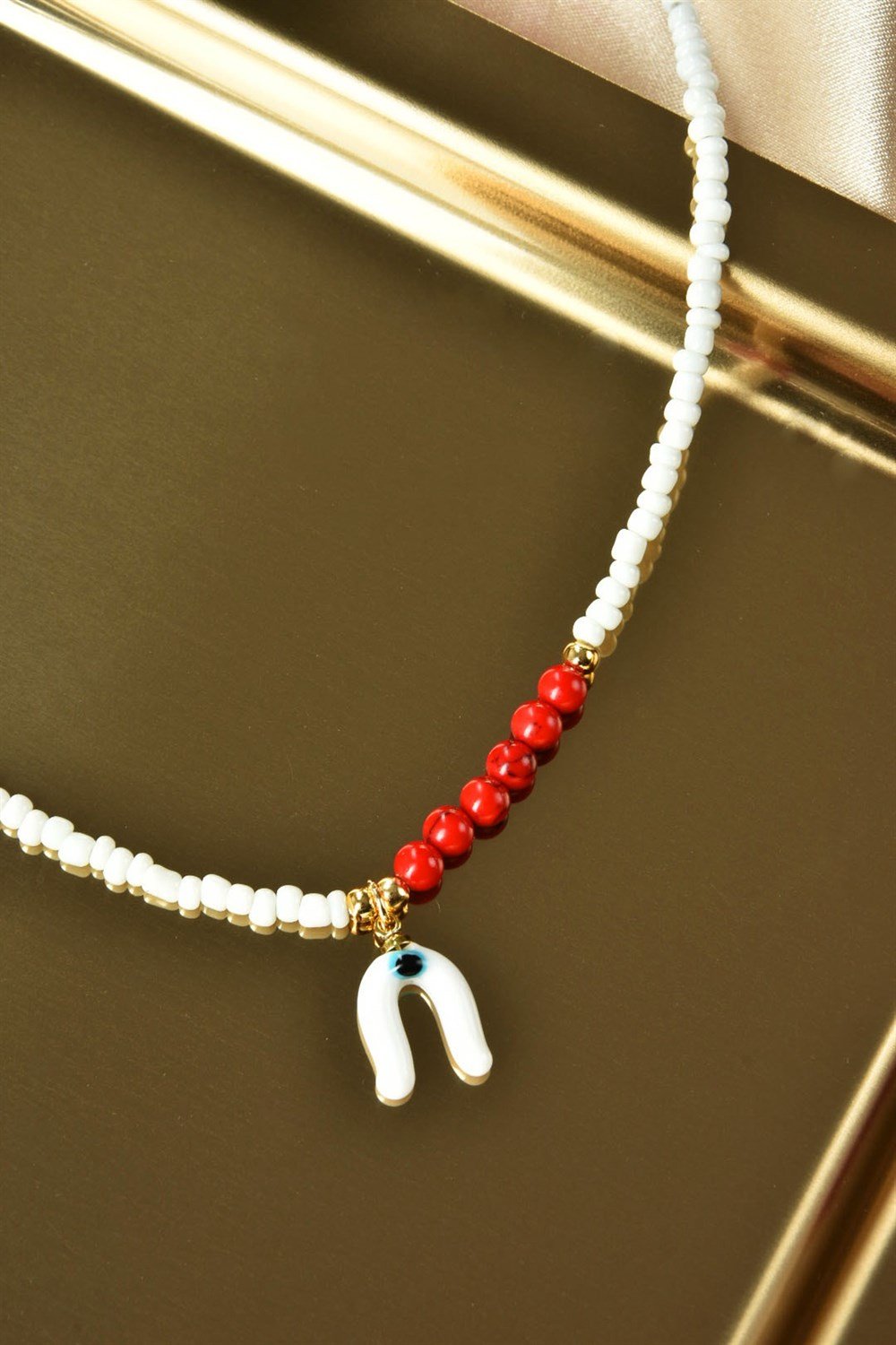 Kırmızı/Beyaz Nallı Boncuk Kolye KA011001