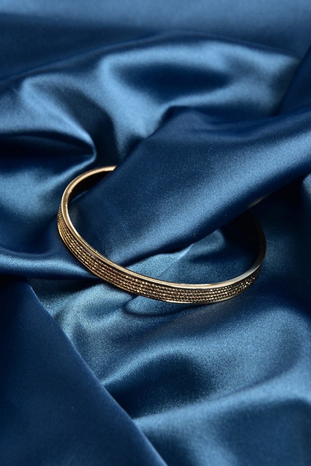 Özel İşçilikli Çelik Gold Yarım Kelepçe Bileklik  KA061231