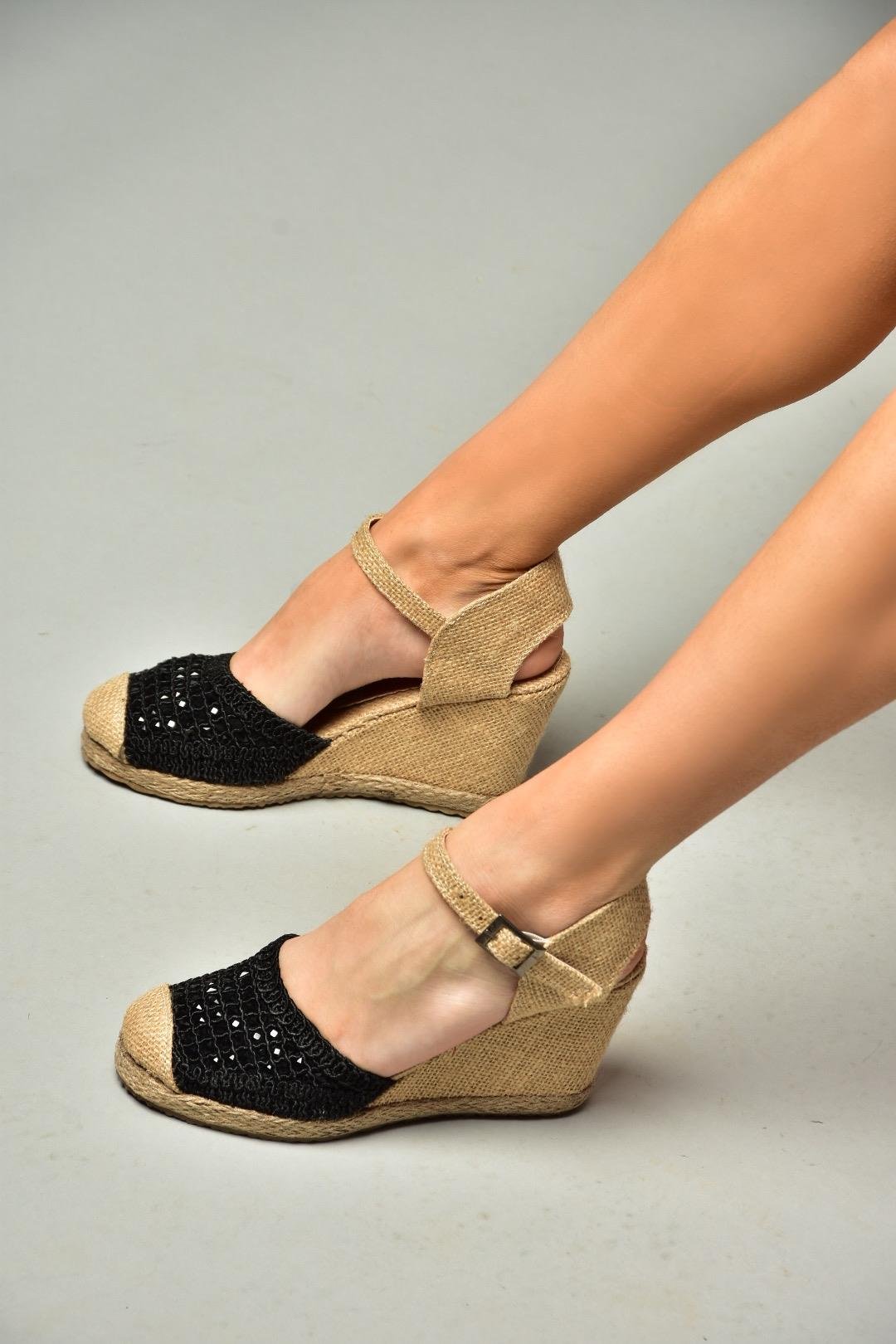 P241612040 Siyah Taşlı Dolgu Topuklu Kadın Ayakkabı