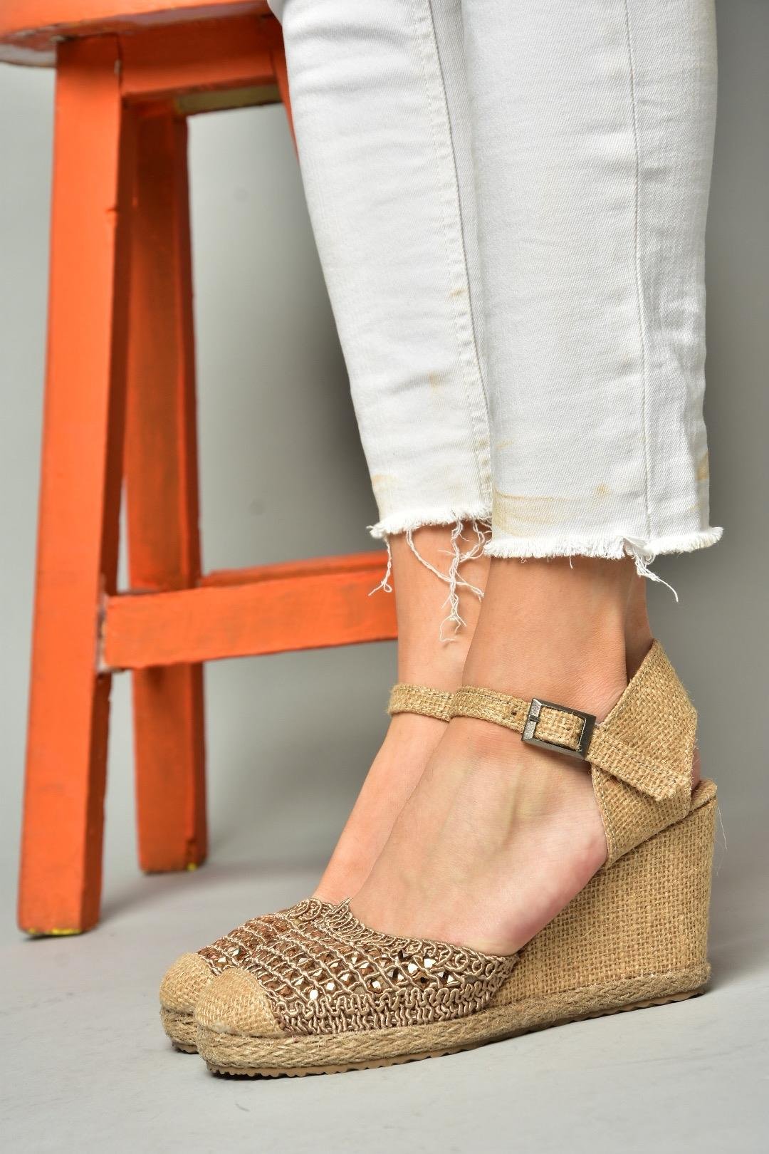 P241612040 Taba Taşlı Dolgu Topuklu Kadın Ayakkabı