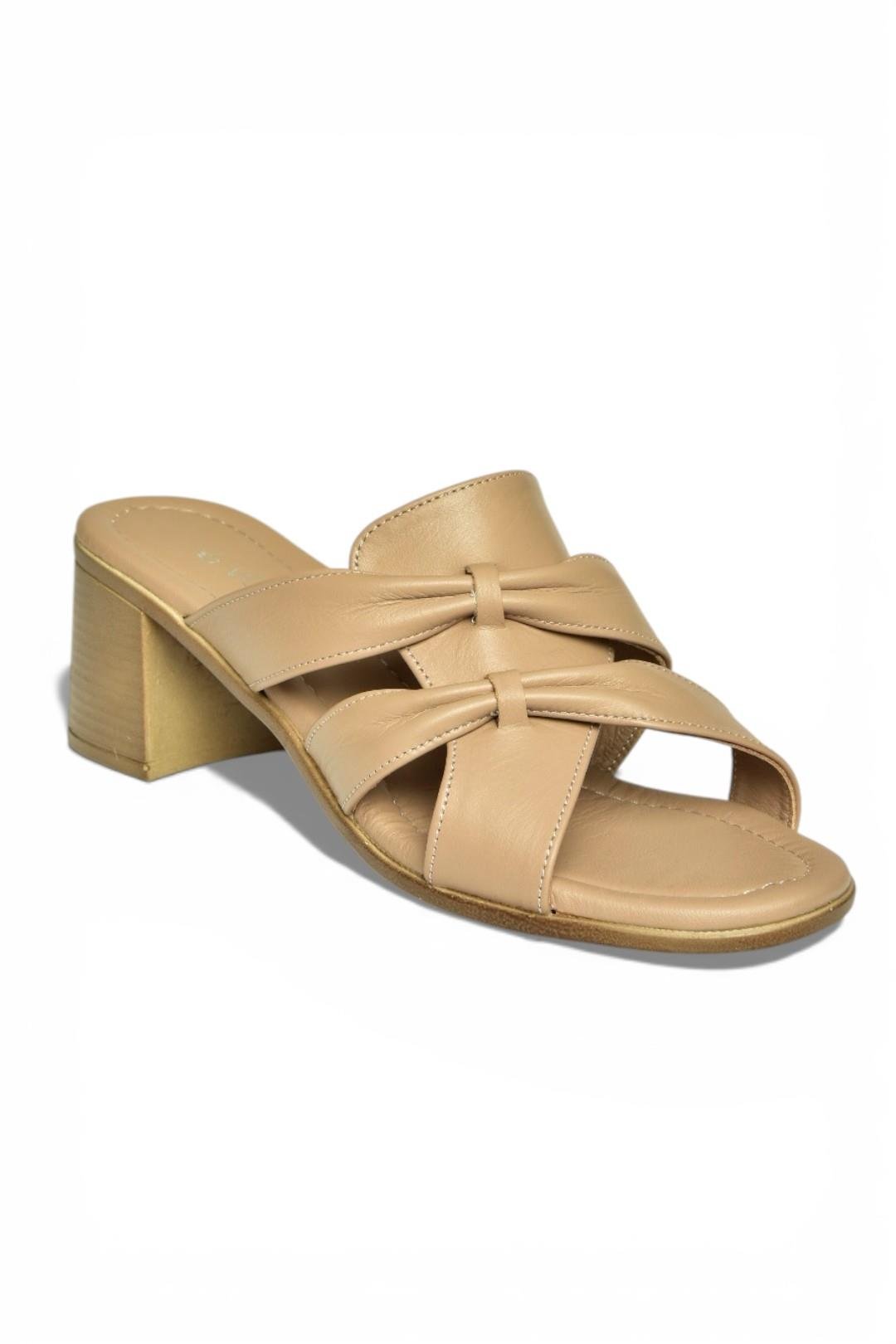 P555455803 Bej Hakiki Deri Kalın Topuklu Kadın Terlik
