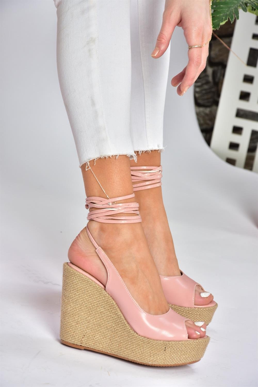 P572180809 Pudra Bilek Bağlamalı Dolgu Topuklu Kadın Ayakkabı