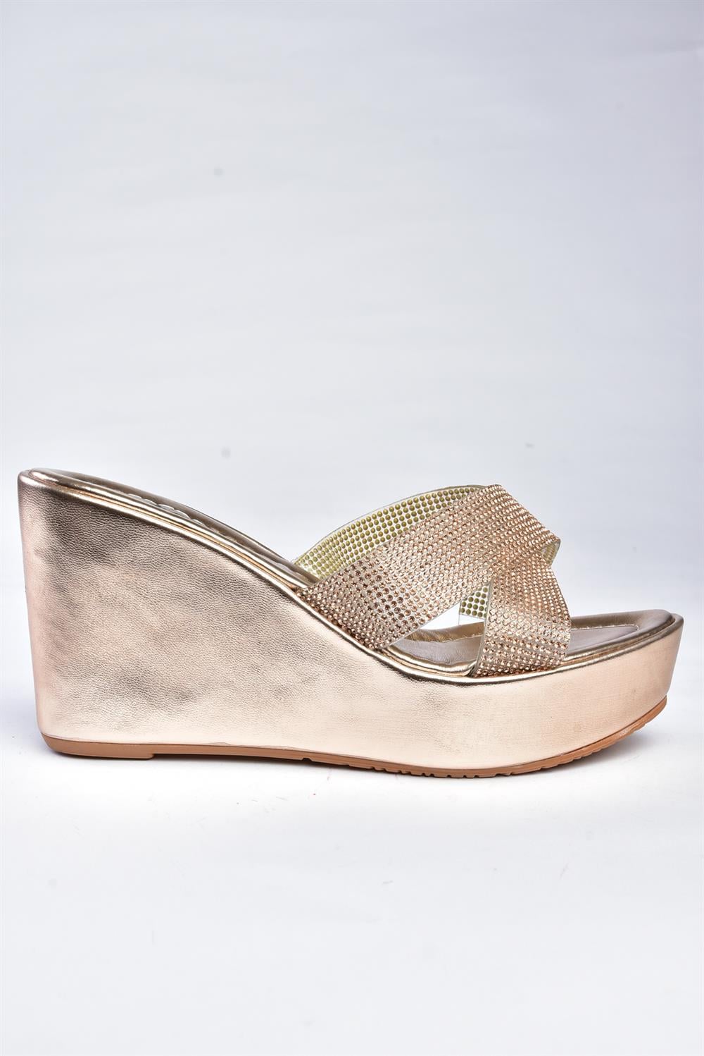 P572282159 Bronz Metalik Taş Detaylı Dolgu Topuklu Kadın Terlik