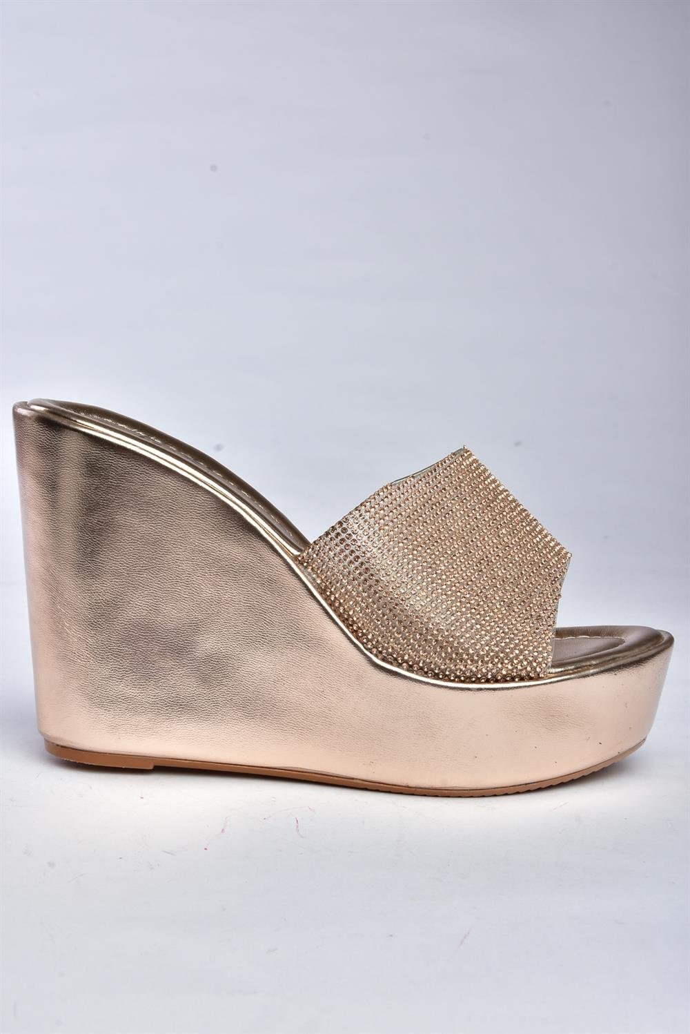 P572283059 Bronz Metalik Taş Detaylı Dolgu Topuklu Kadın Terlik