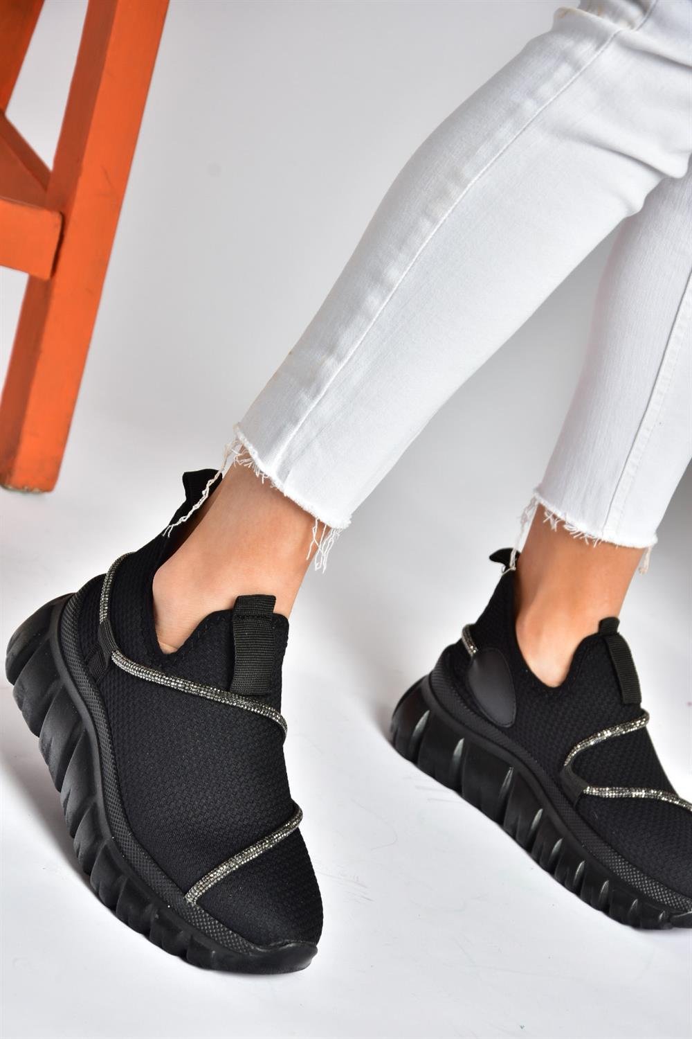 P602357504 Siyah Triko Kumaş Sim Detaylı Kadın Spor Ayakkabı Sneakers