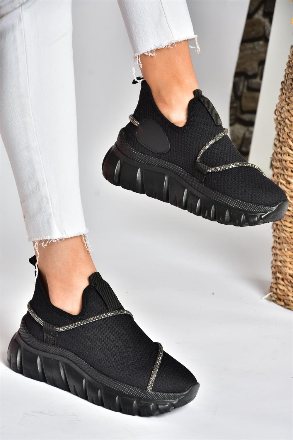 P602357504 Siyah Triko Kumaş Sim Detaylı Kadın Spor Ayakkabı Sneakers