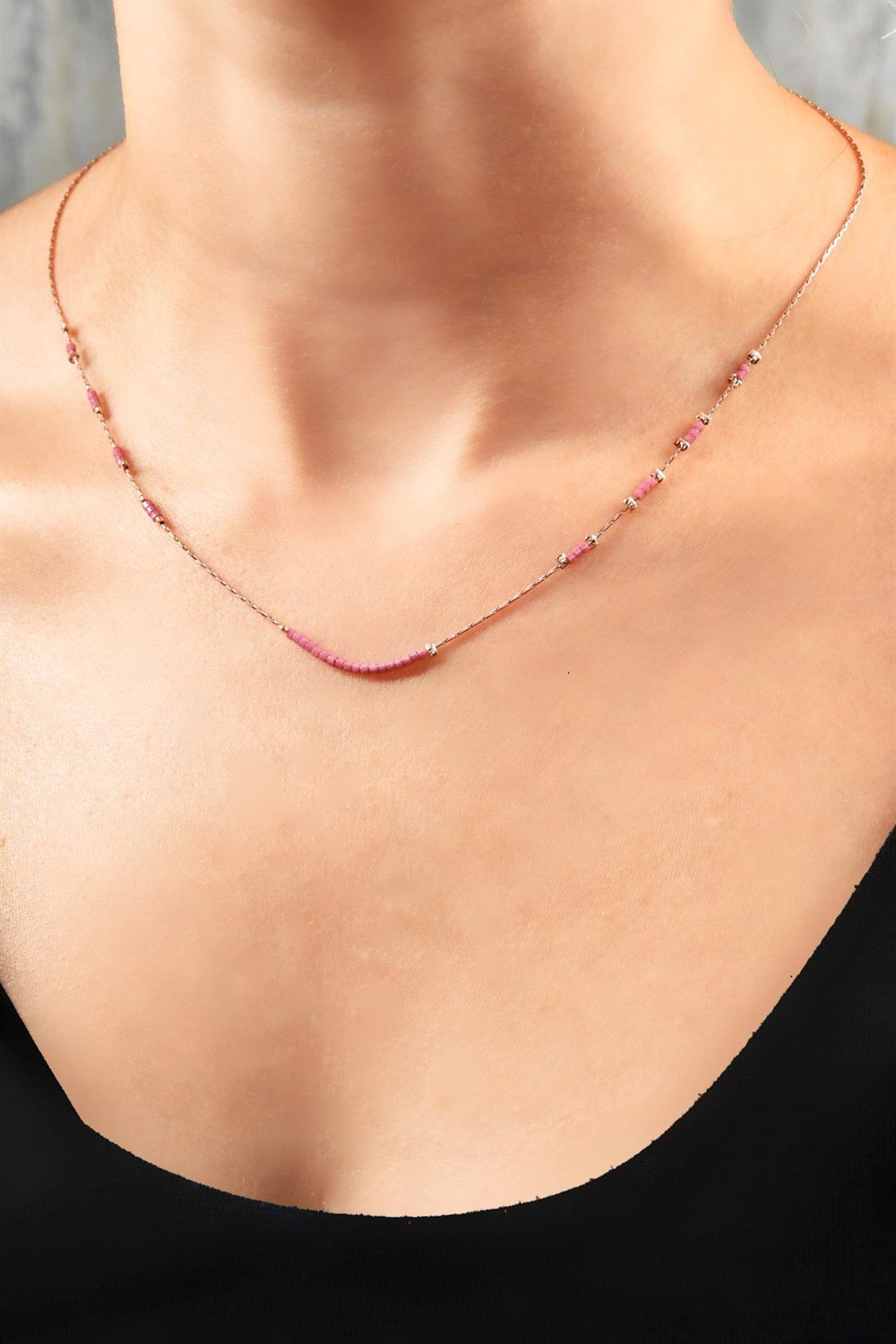 Pembe Kum Boncuklu Altın Zincir Kolye KA031085
