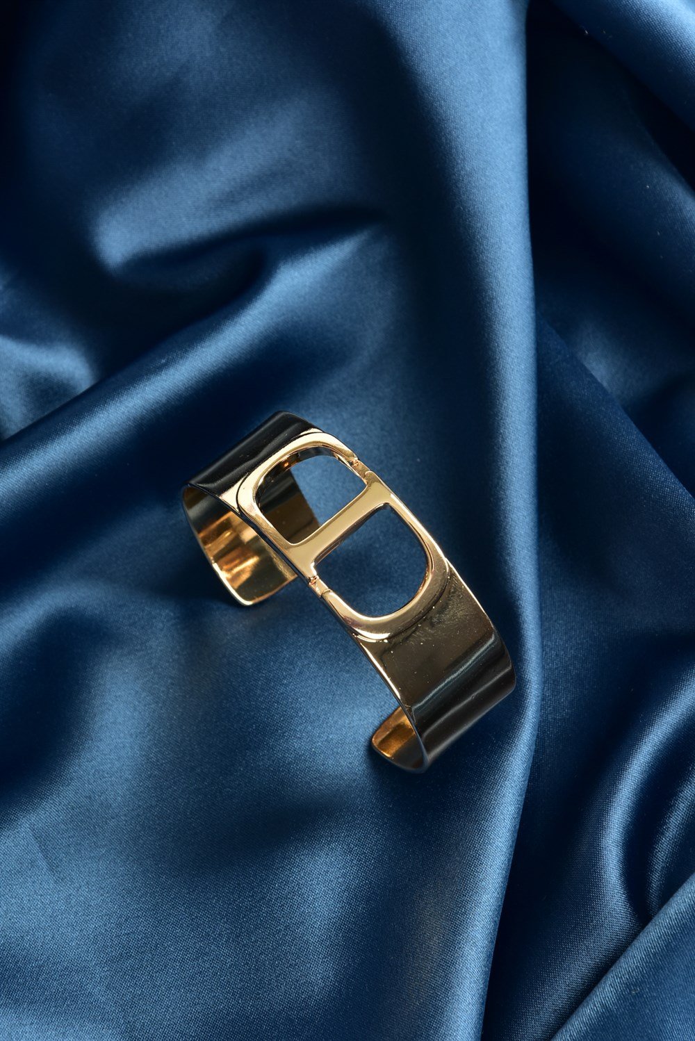 Pencere Detaylı Yarım Kelepçe Bileklik Gold KA061237