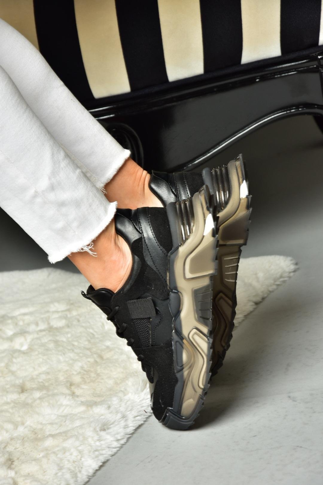 R312611402 Siyah Süet Kalın Tabanlı Spor Ayakkabı Sneakers