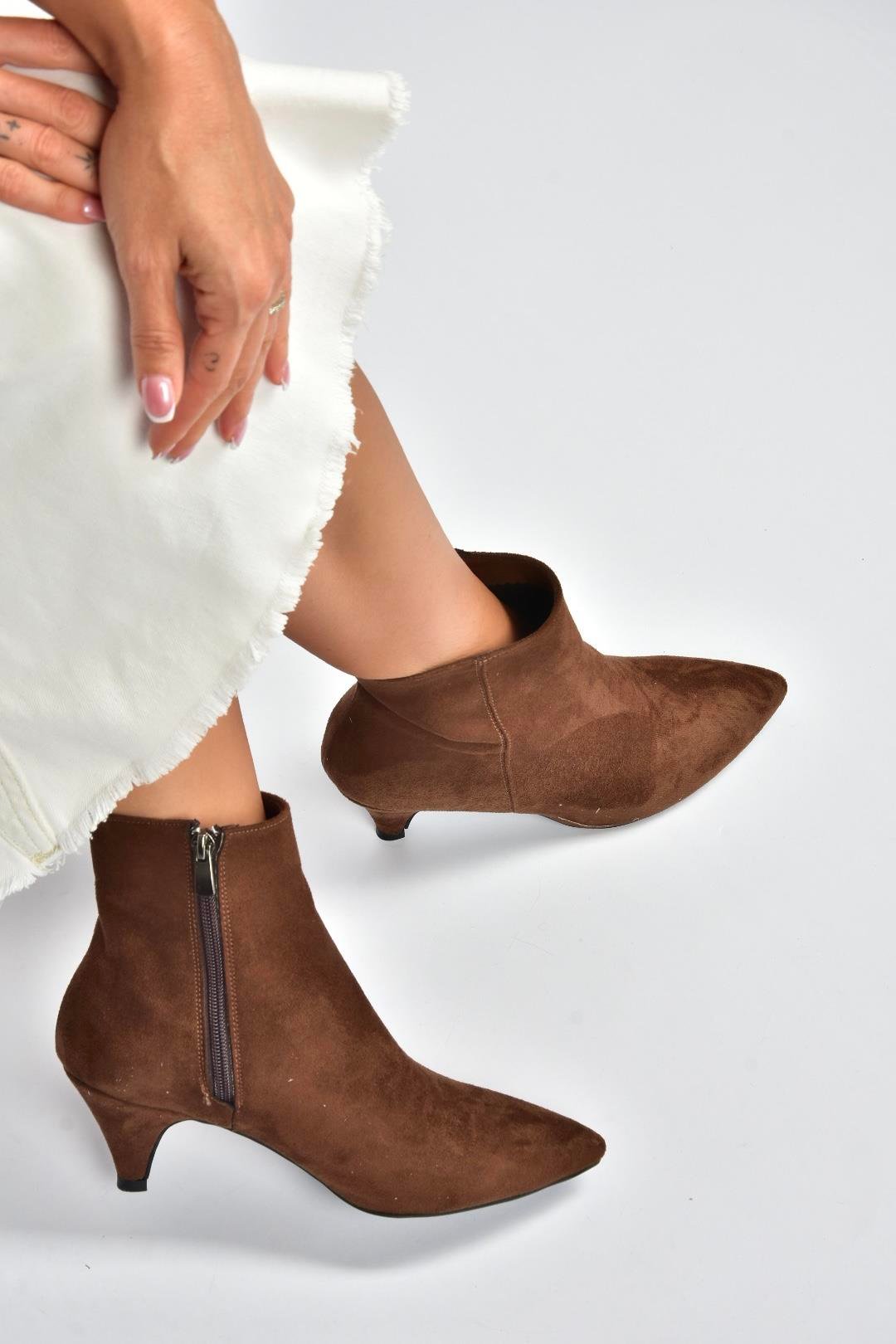 R404710002 Kahverengi Süet Alçak Topuklu Kadın Bot