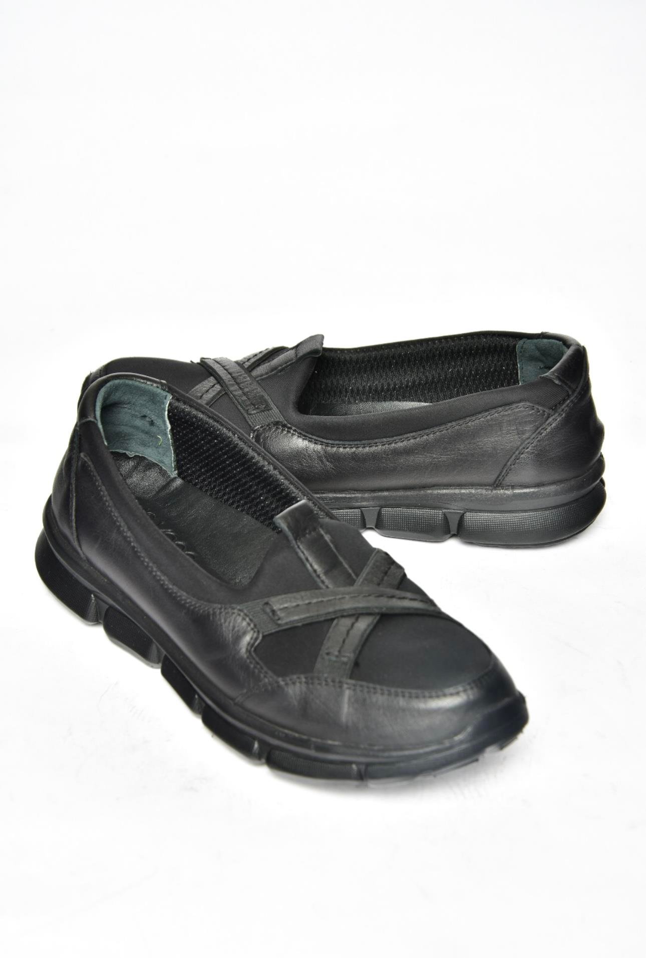 R555076003 Siyah Hakiki Deri Comfort Ortopedik Taban Kadın Ayakkabı