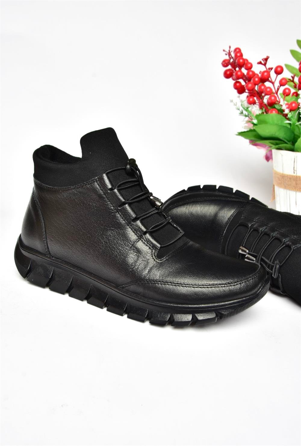 R555301003 Siyah Hakiki Deri Comfort Ortopedik Taban Kadın Bot