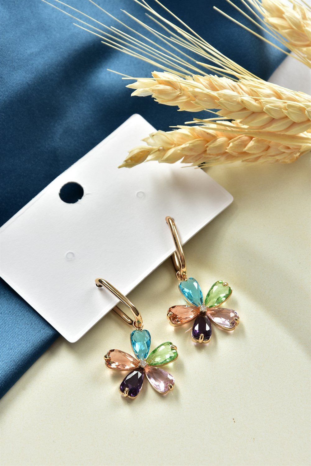 Renkli Taşlı Sallantılı Çiçek Küpe KA061234