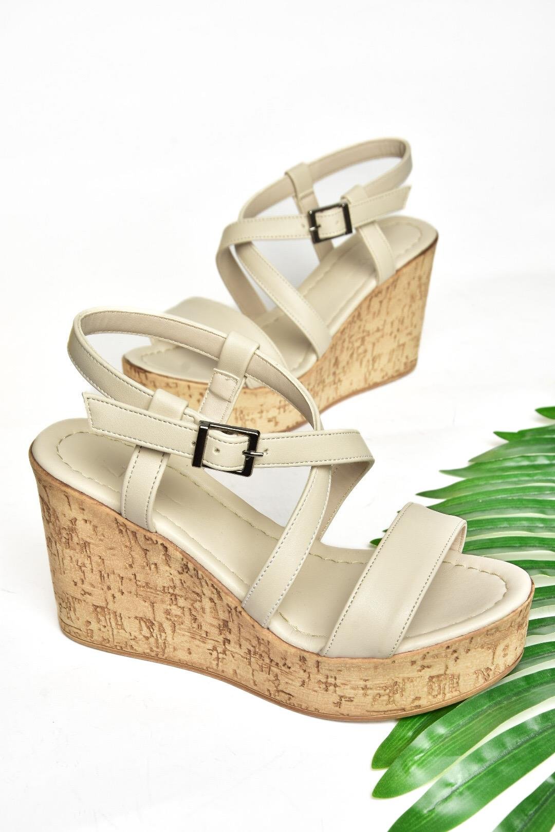 S996054409 Bej Dolgu Topuklu Kadın Ayakkabı