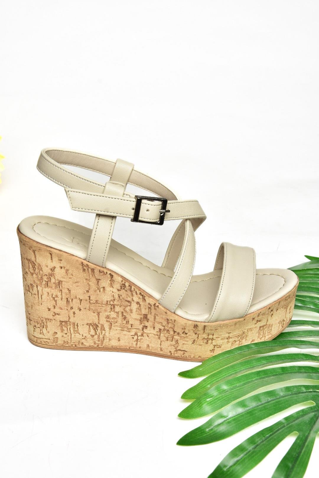 S996054409 Bej Dolgu Topuklu Kadın Ayakkabı