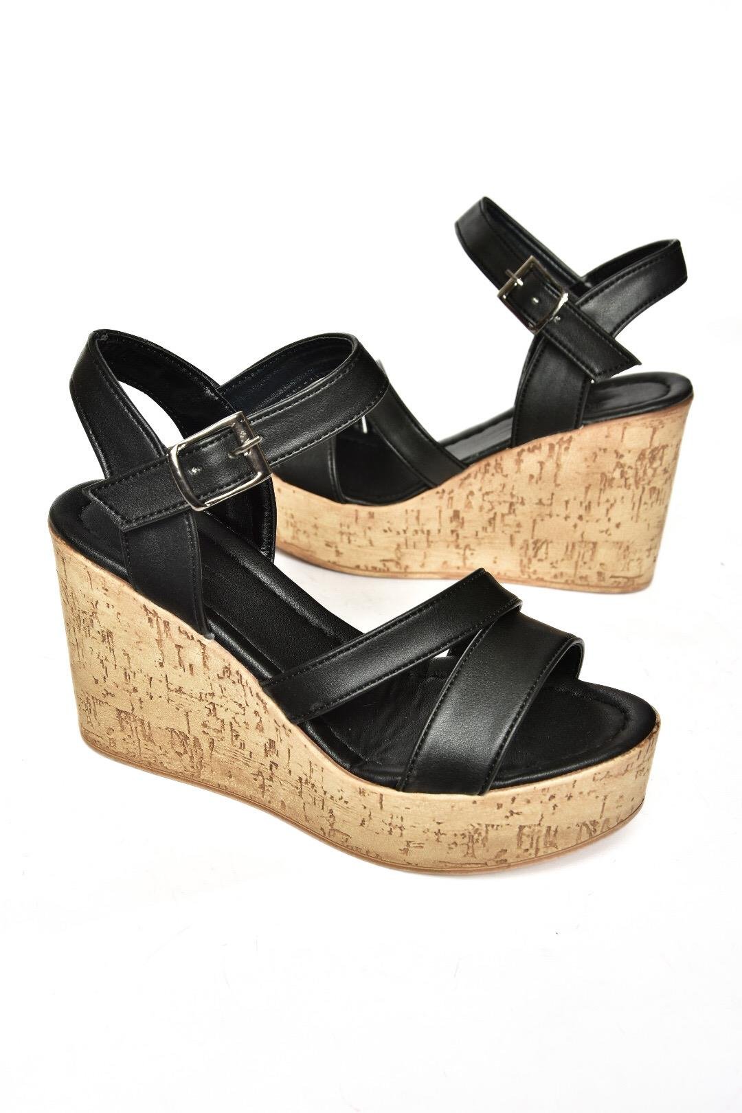 S996061209 Siyah Dolgu Topuklu Kadın Ayakkabı