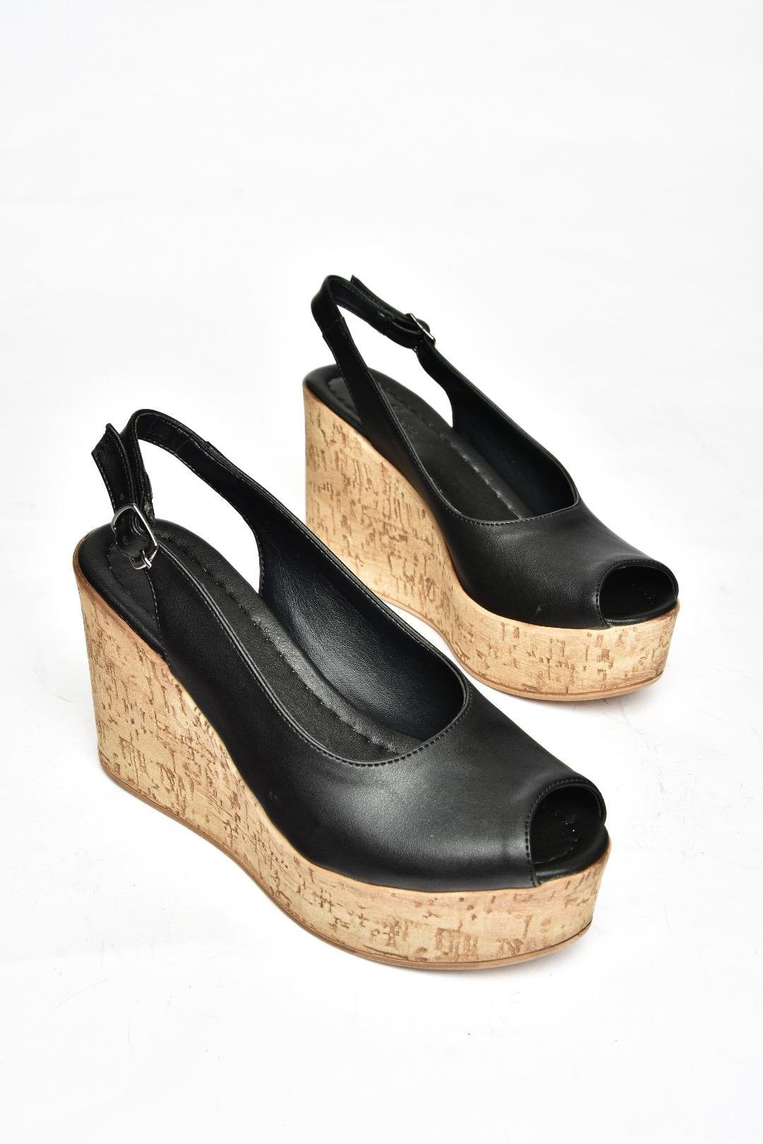 S996063509 Siyah Dolgu Topuklu Kadın Ayakkabı