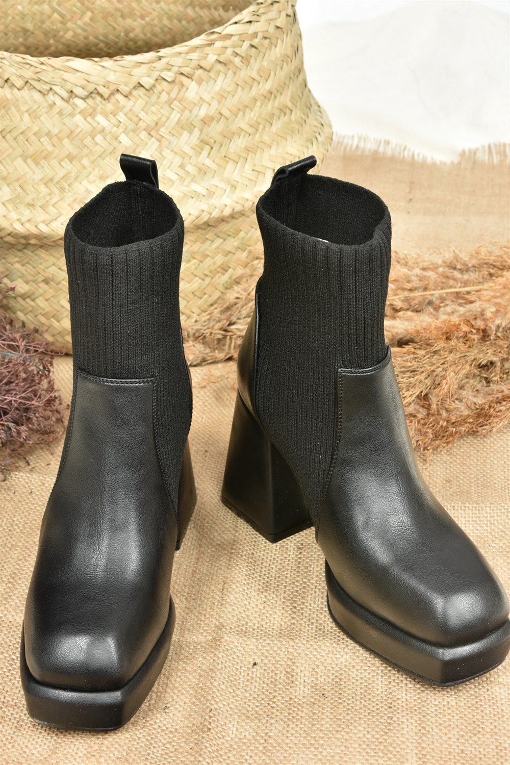 Siyah Deri Platform Topuklu Triko Kadın Bot L282190609
