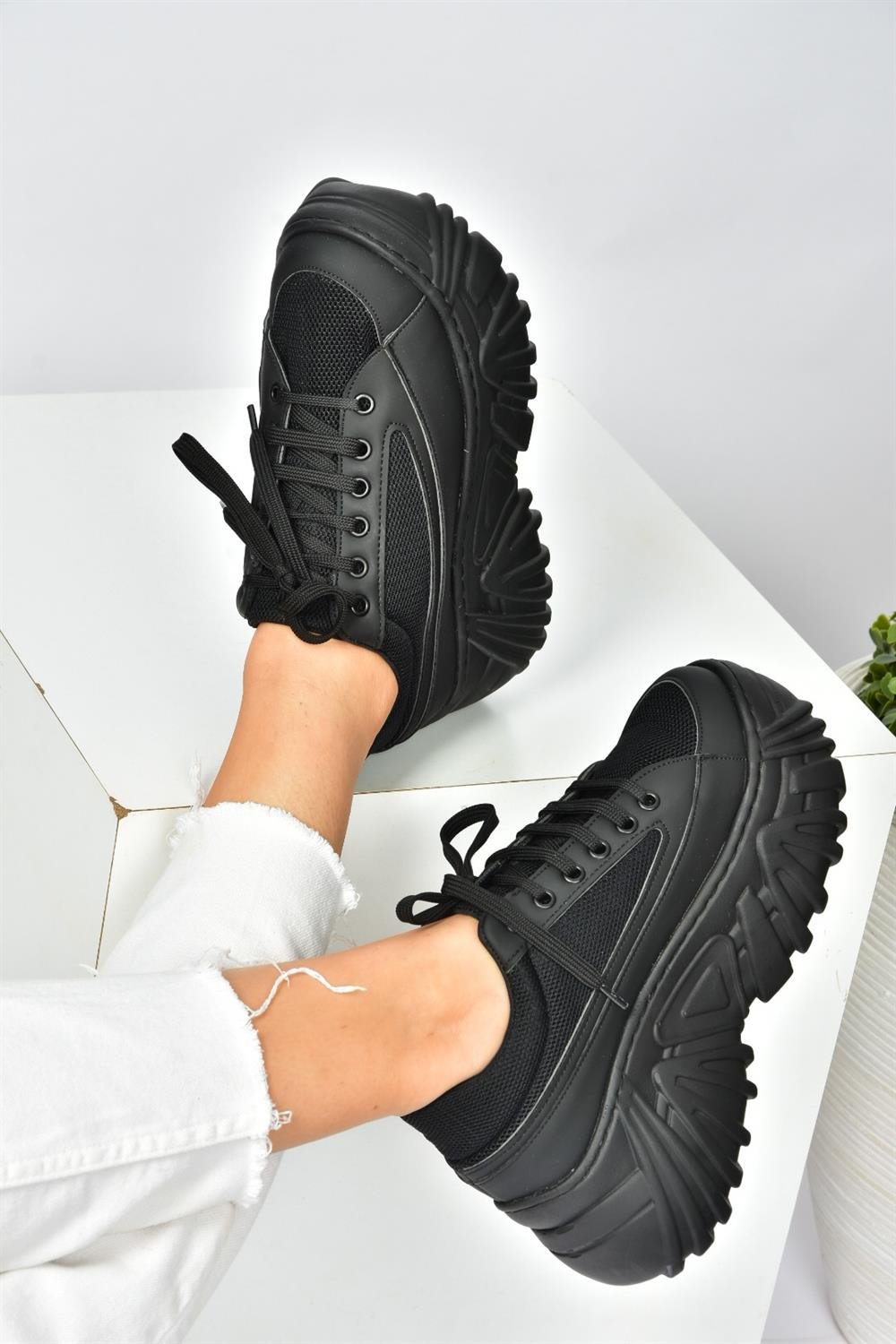 Siyah Kalın Tabanlı Günlük Sneaker Spor Ayakkabı P973515109