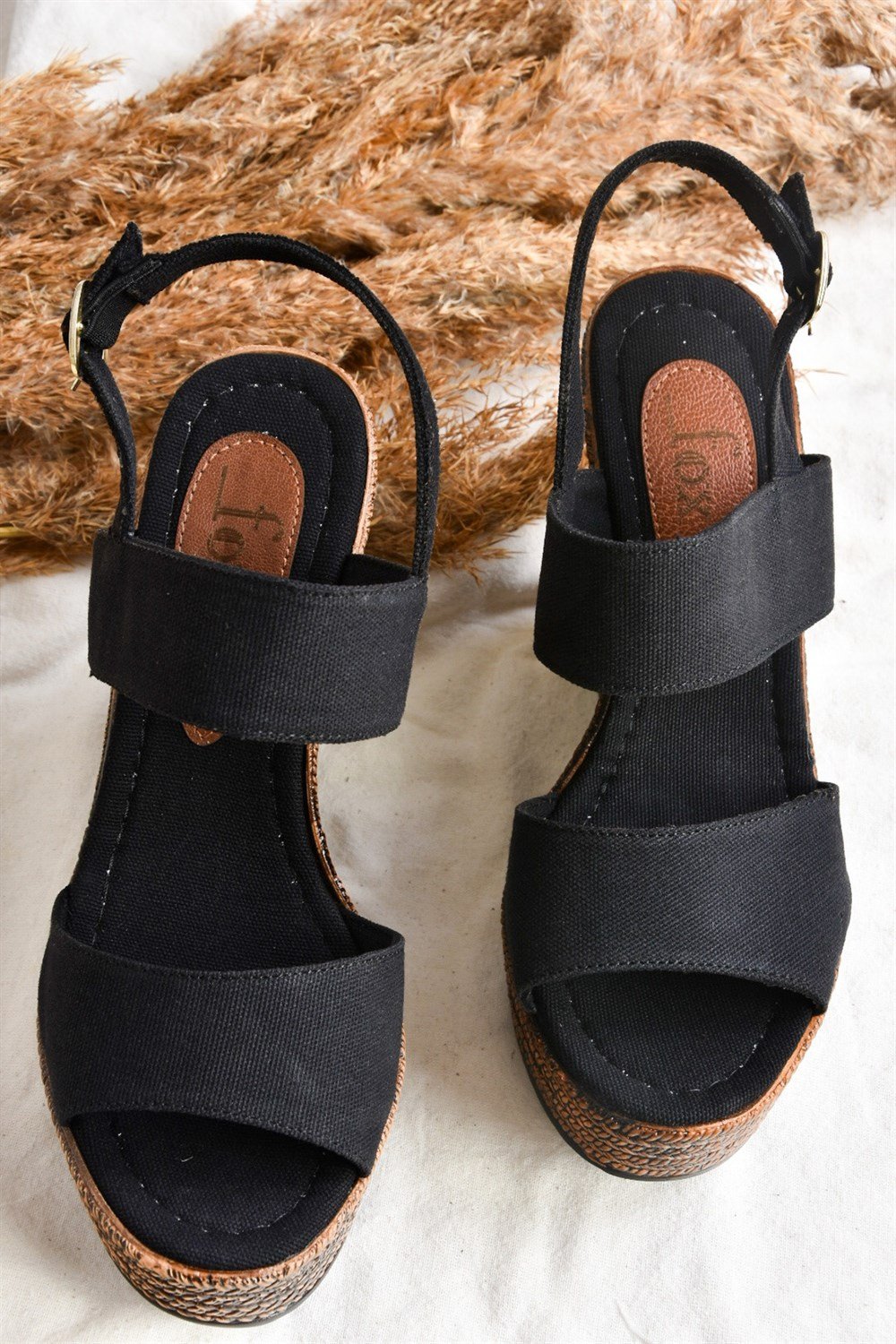 Siyah Keten Dolgu Topuklu Kadın Ayakkabı K674061305