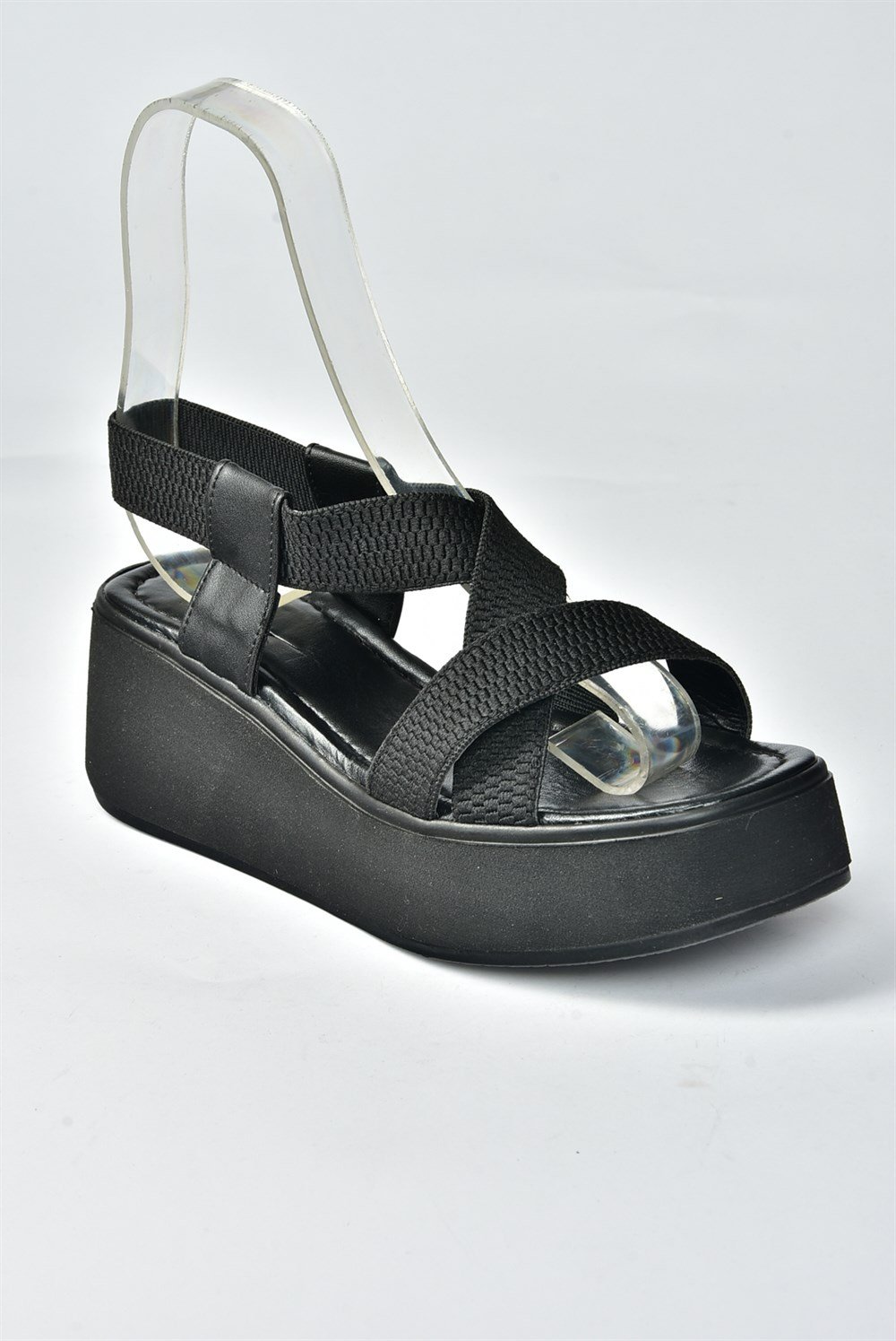 Siyah Kumaş Bantlı Kalın Tabanlı Sandalet M996180204