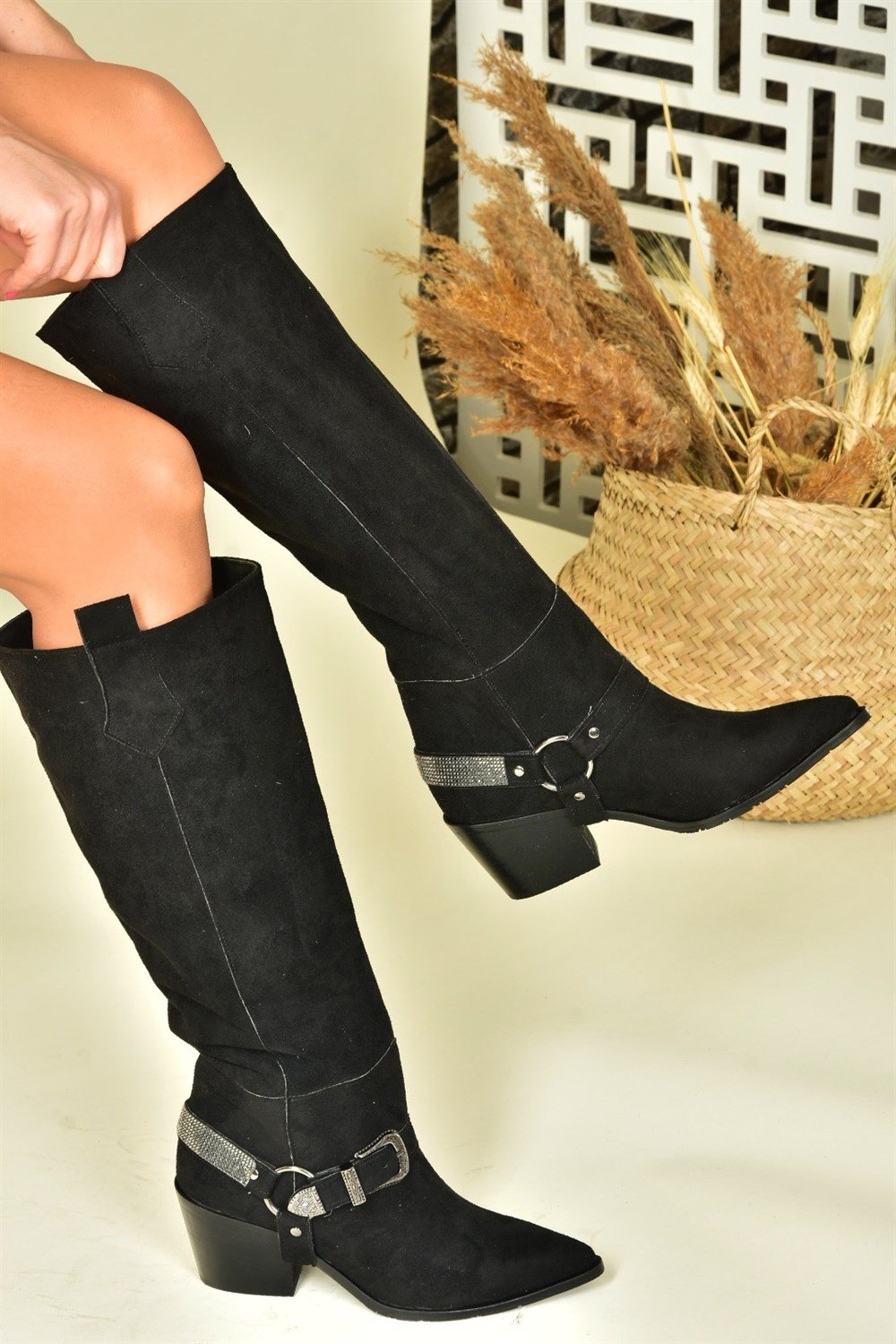 Siyah Süet Alçak Topuklu Kovboy Model Çizme N882880702