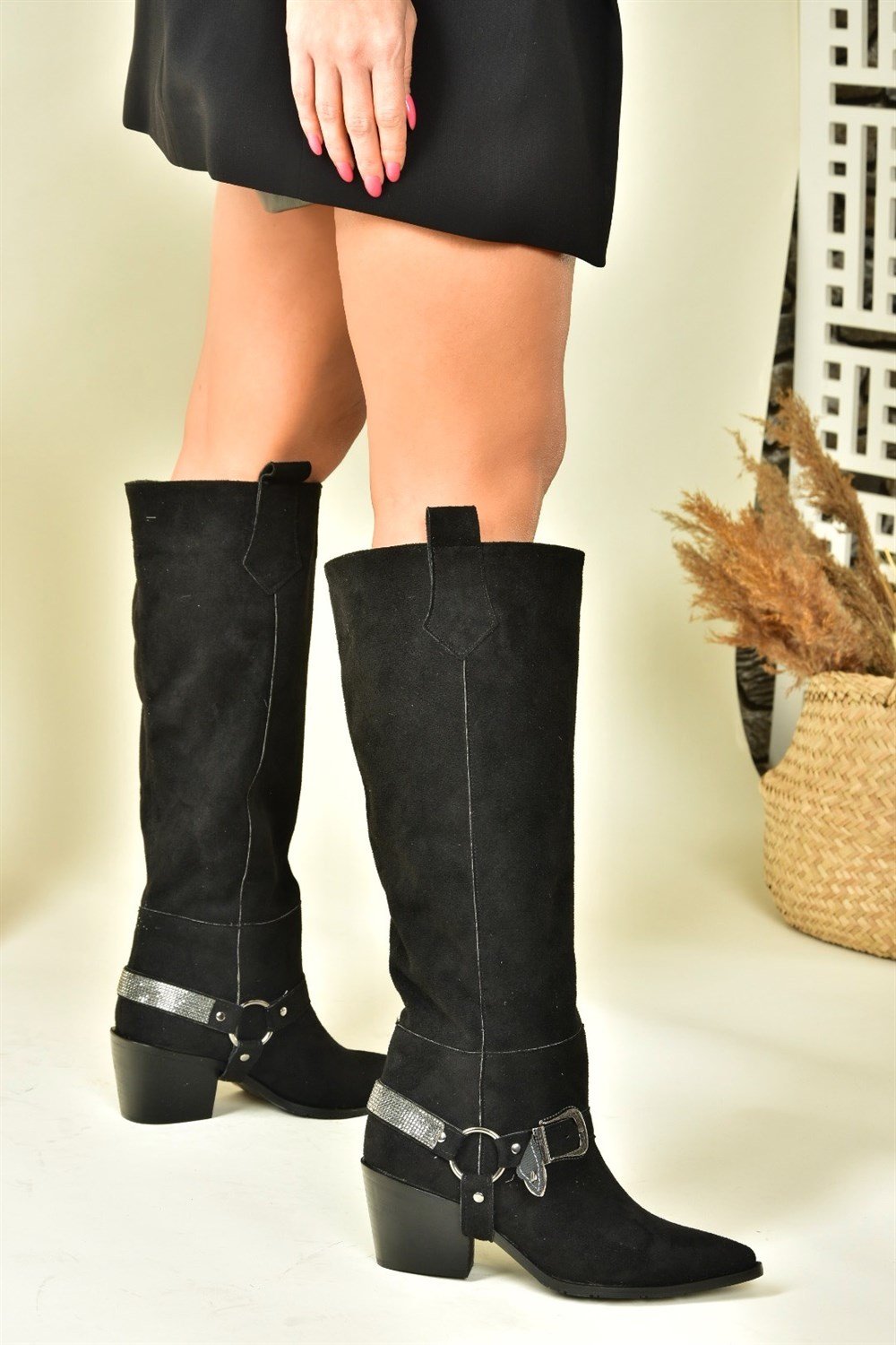 Siyah Süet Alçak Topuklu Kovboy Model Çizme N882880702
