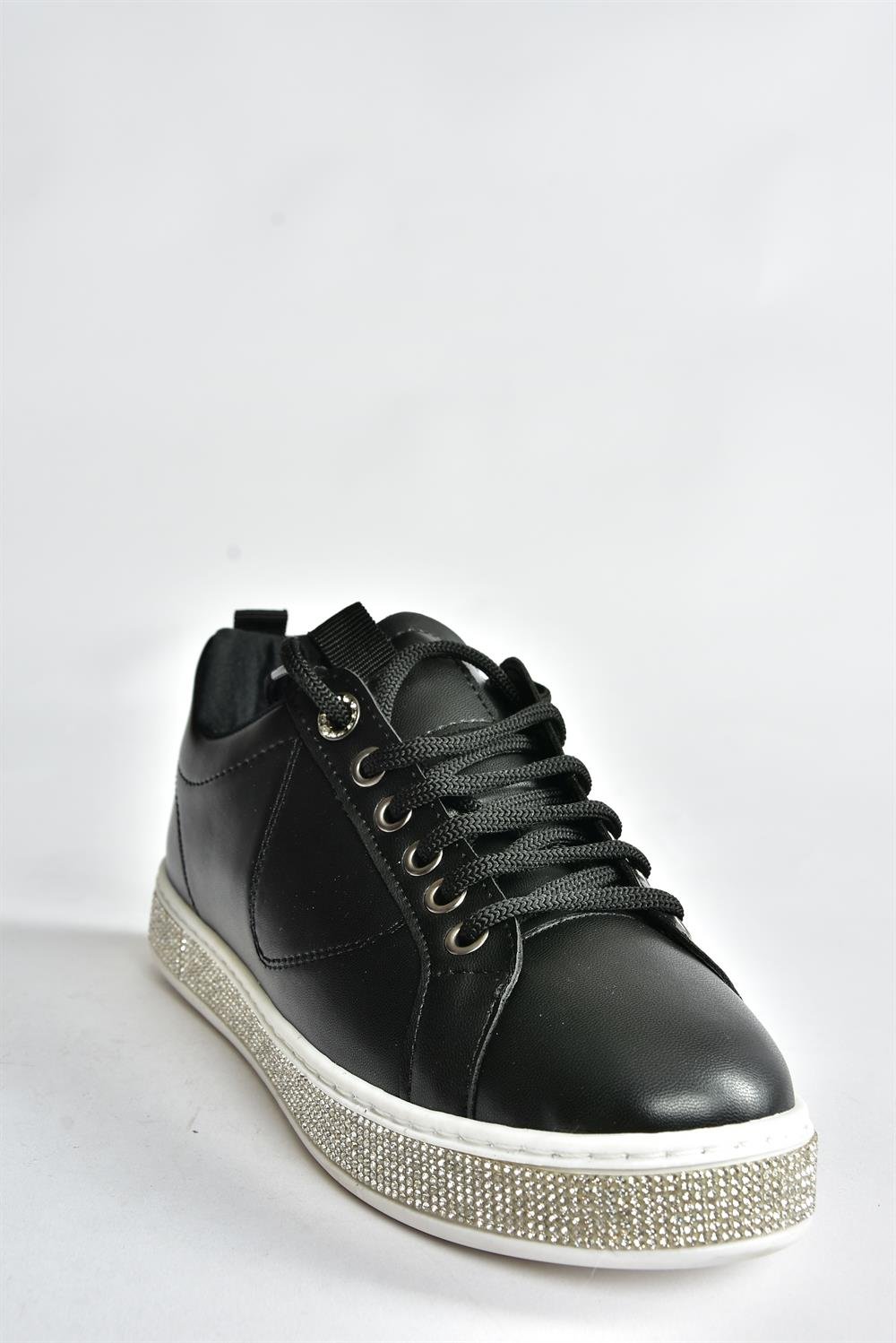 Siyah Taş Detaylı Kadın Spor Ayakkabı Sneakers P820251009