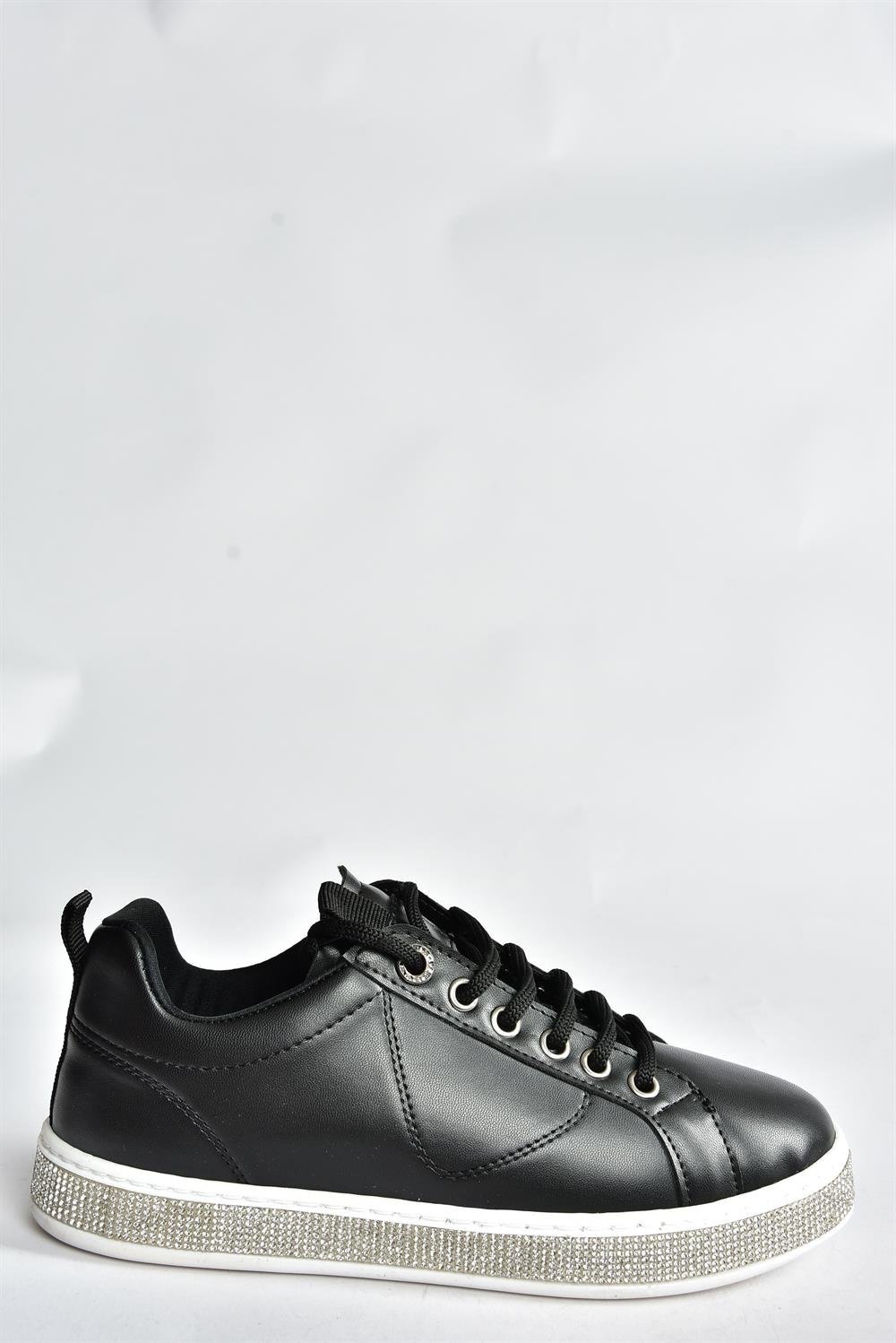 Siyah Taş Detaylı Kadın Spor Ayakkabı Sneakers P820251009