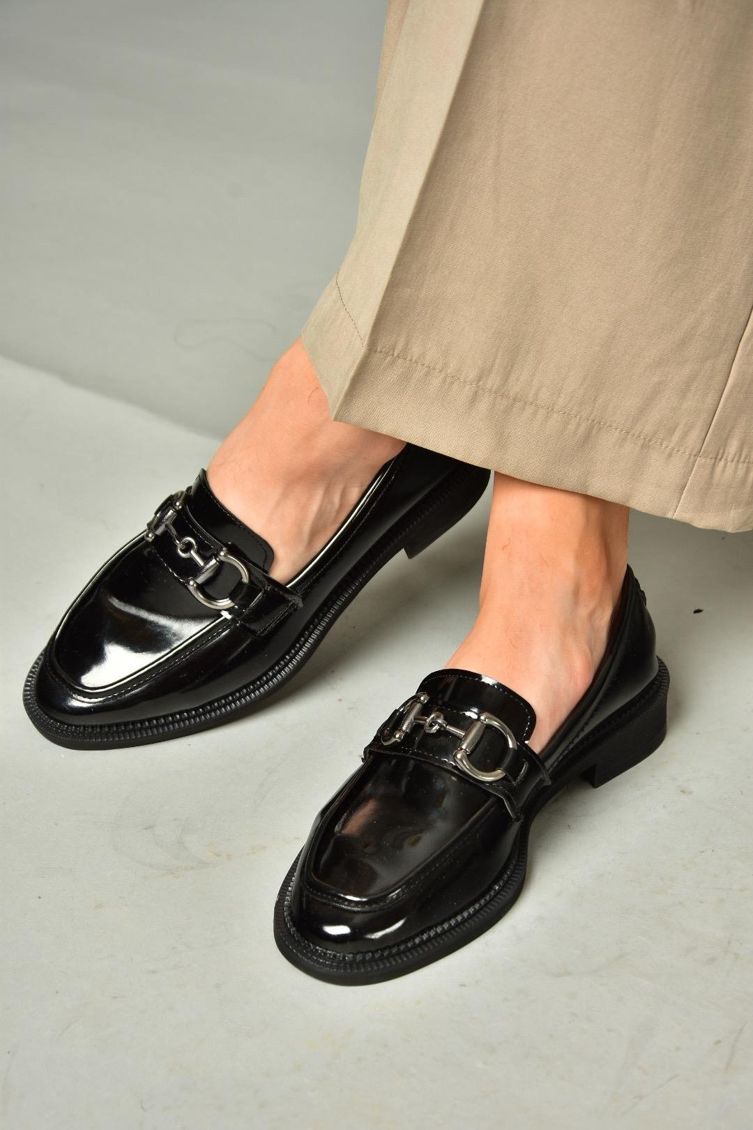T314598008 Siyah Rugan Loafer Makosen Kadın Ayakkabı