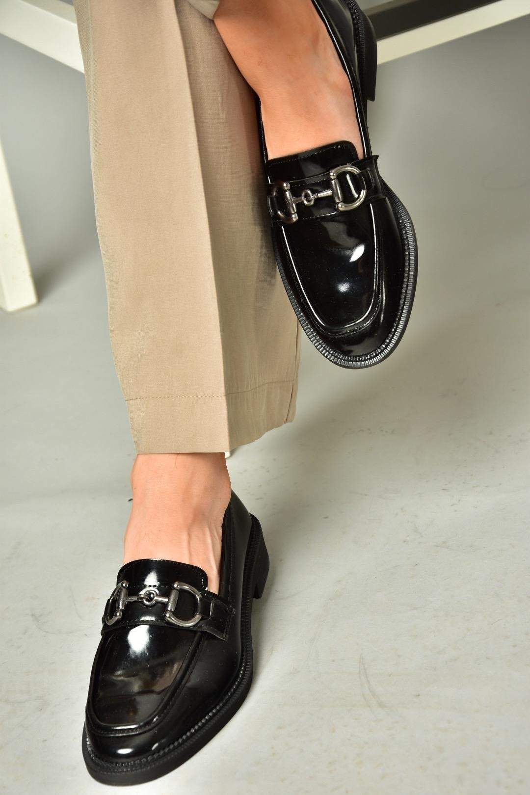 T314598008 Siyah Rugan Loafer Makosen Kadın Ayakkabı